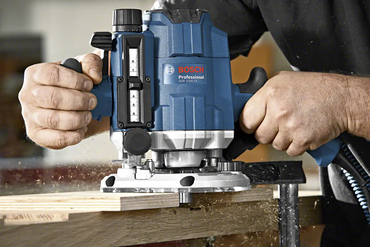 Bosch Professional Präzisions-Oberfräse GOF 1250 CE Bosch Professional Präzisions-Oberfräse GOF 1250 CE