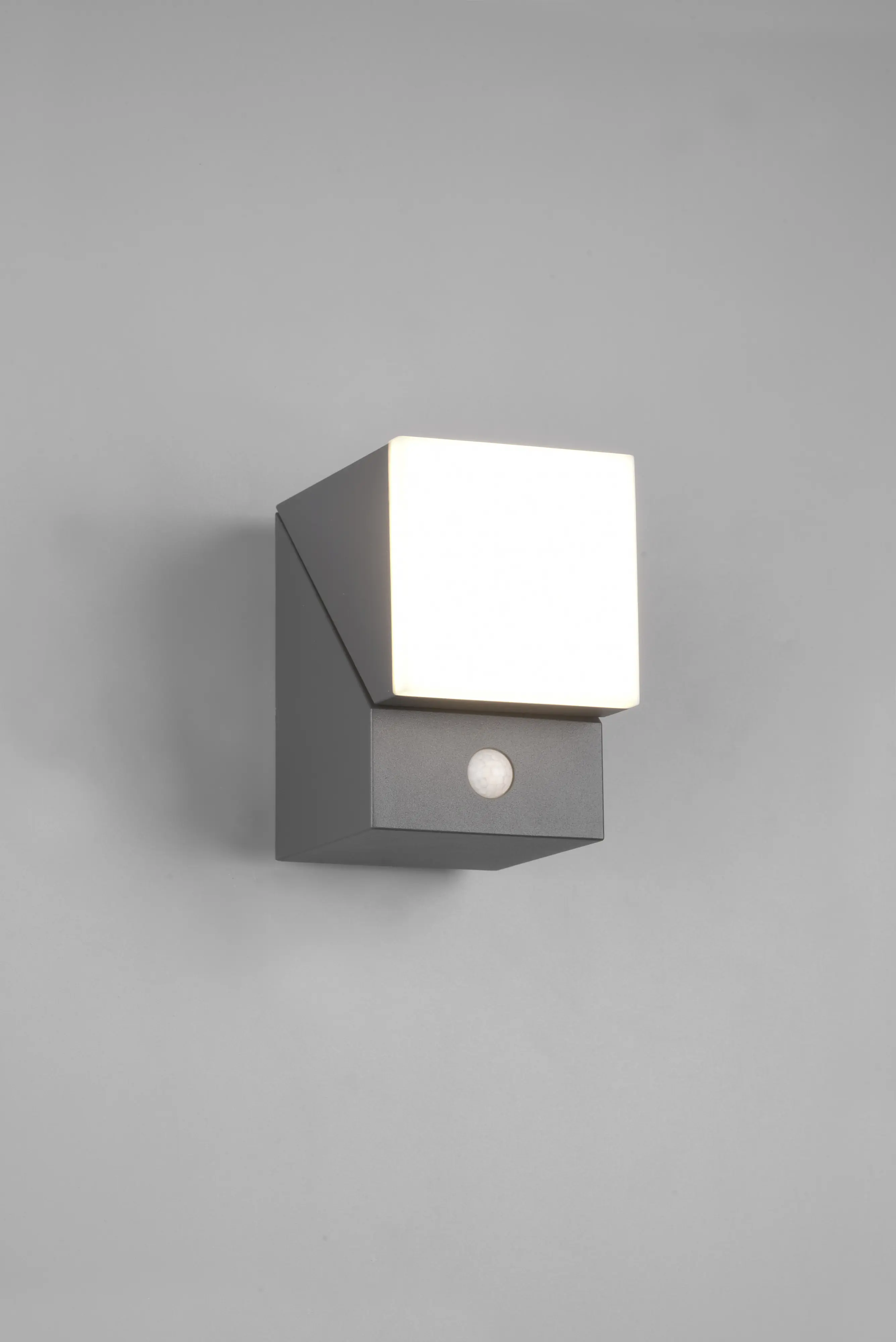 Trio LED Wandleuchte Avon innen/außen anthrazit standby 7W warmweiß Trio LED Wandleuchte Avon innen/außen anthrazit standby 7W warmweiß