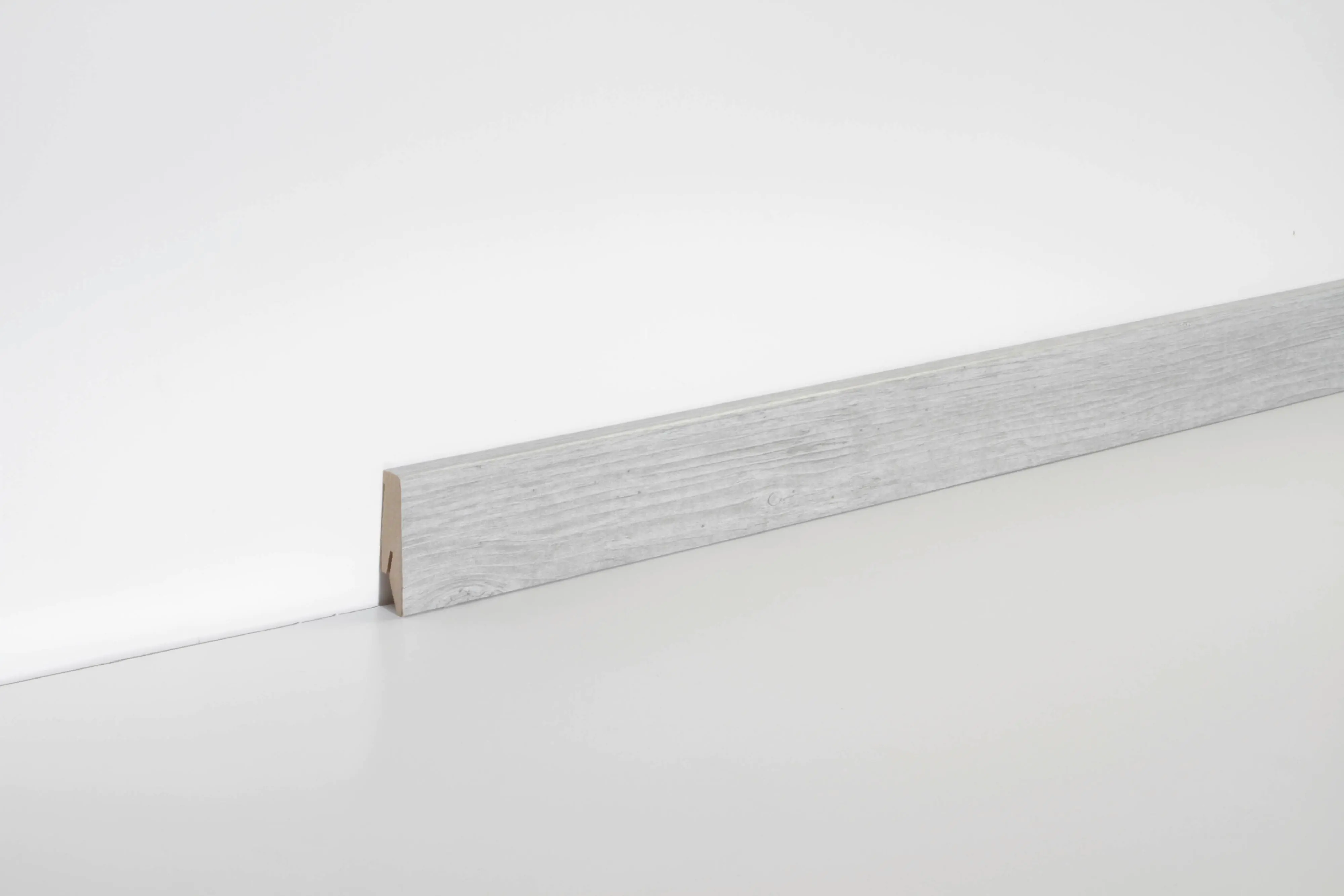 Classen Clip-Fußleiste 240 cm 58 x 19 mm Eiche Terra Classen Clip-Fußleiste 240 cm 58 x 19 mm Eiche Terra