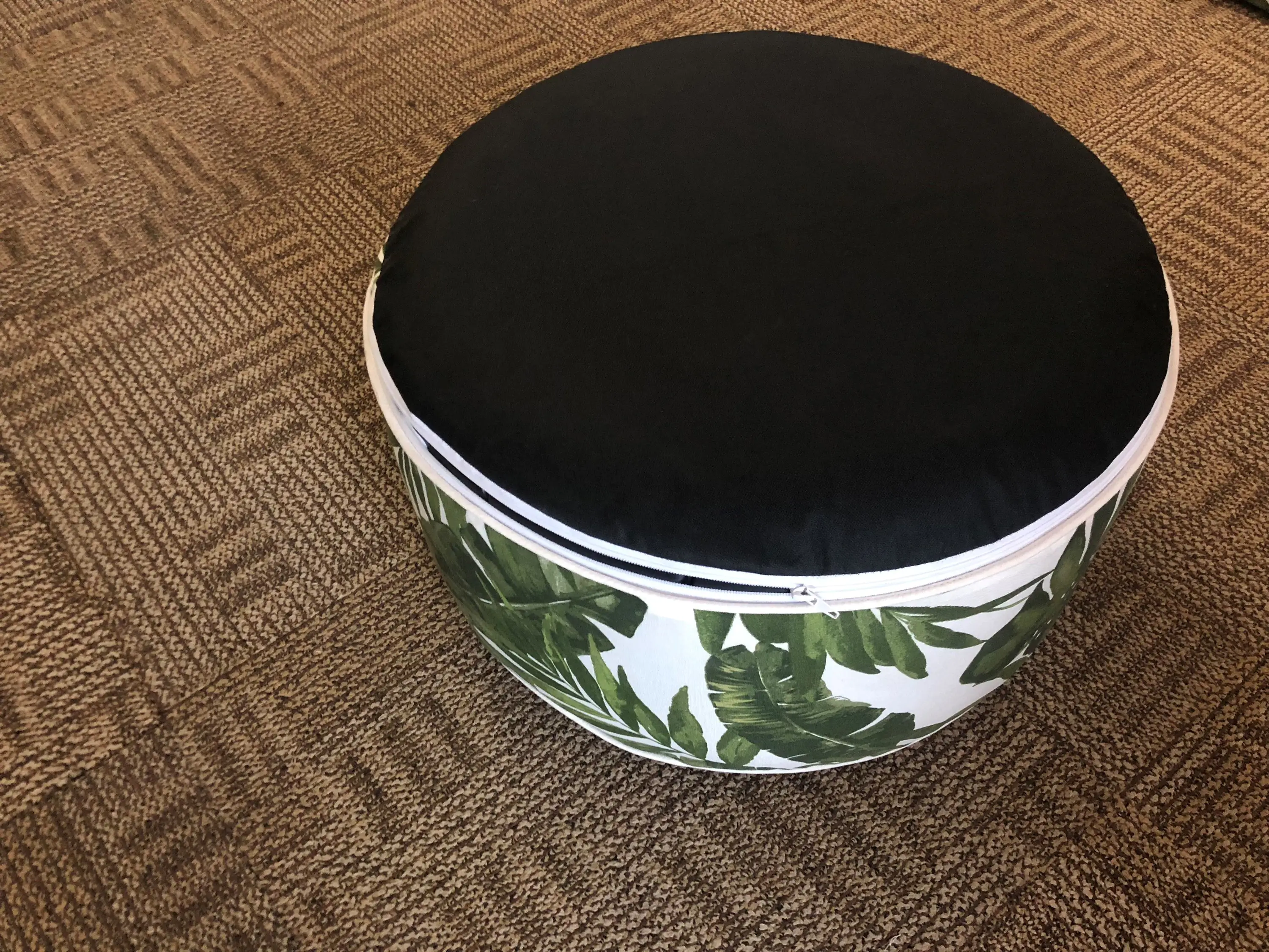 4333692761963_2 Primaster Sitzpouf aufblasbar weiß grün Ø 53 x 23 cm mit tropischen Blättern