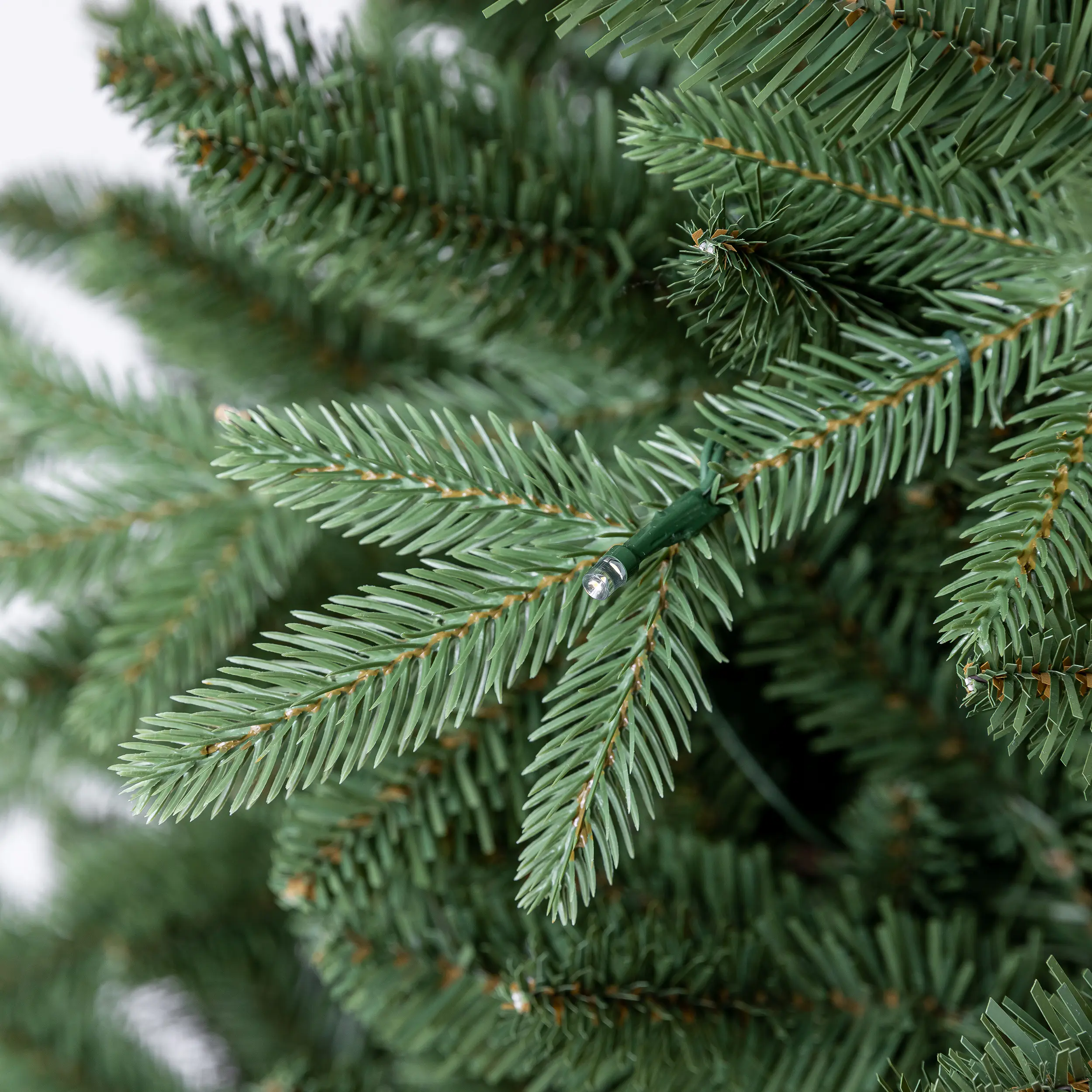 Primaster Weihnachtsbaum 1,8 m grün beleuchtet 150 Lichter warmweiß