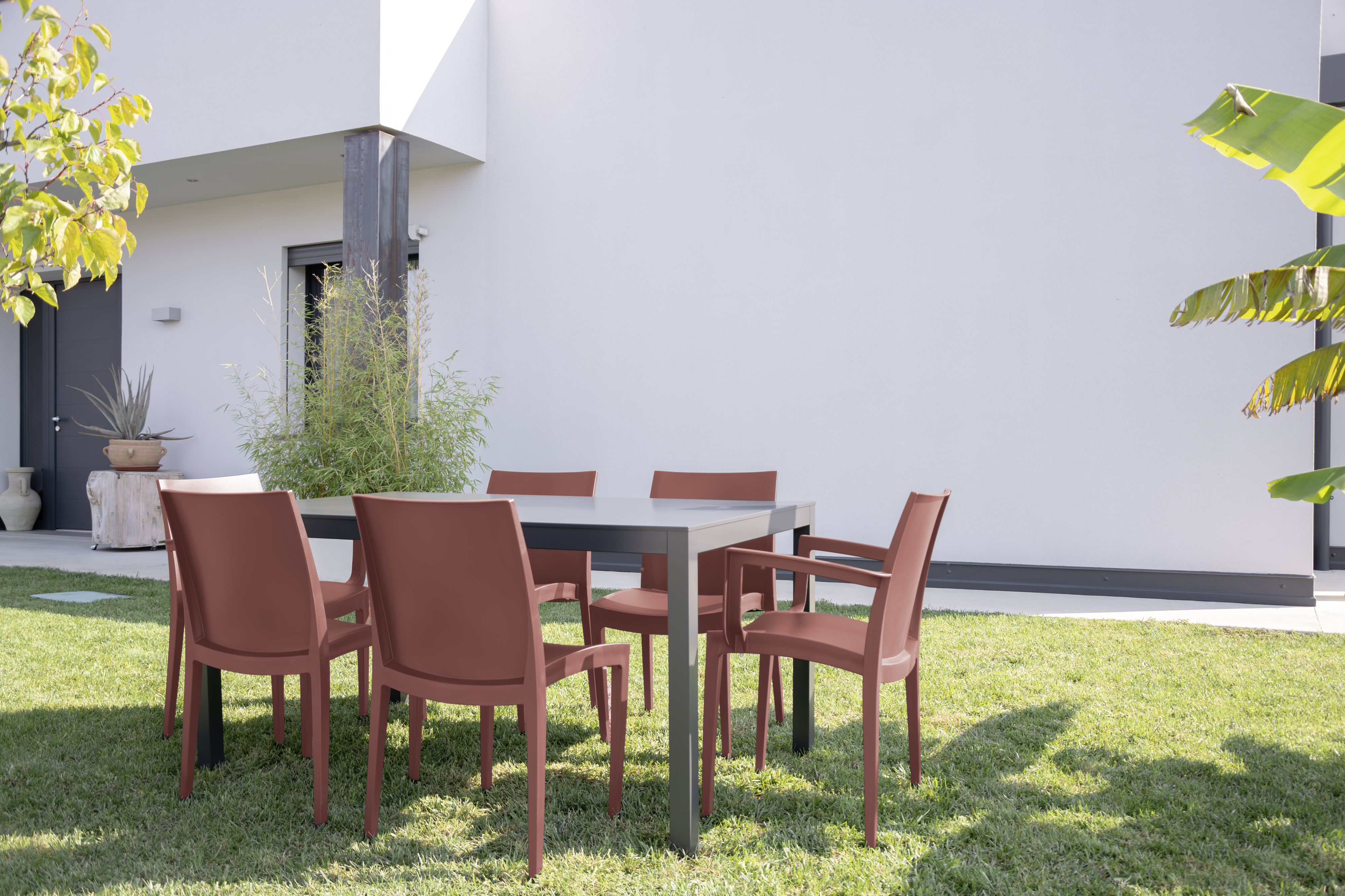 Grandsoleil Gartenstuhl Kunststoff Venice mit Armlehne marsalarot