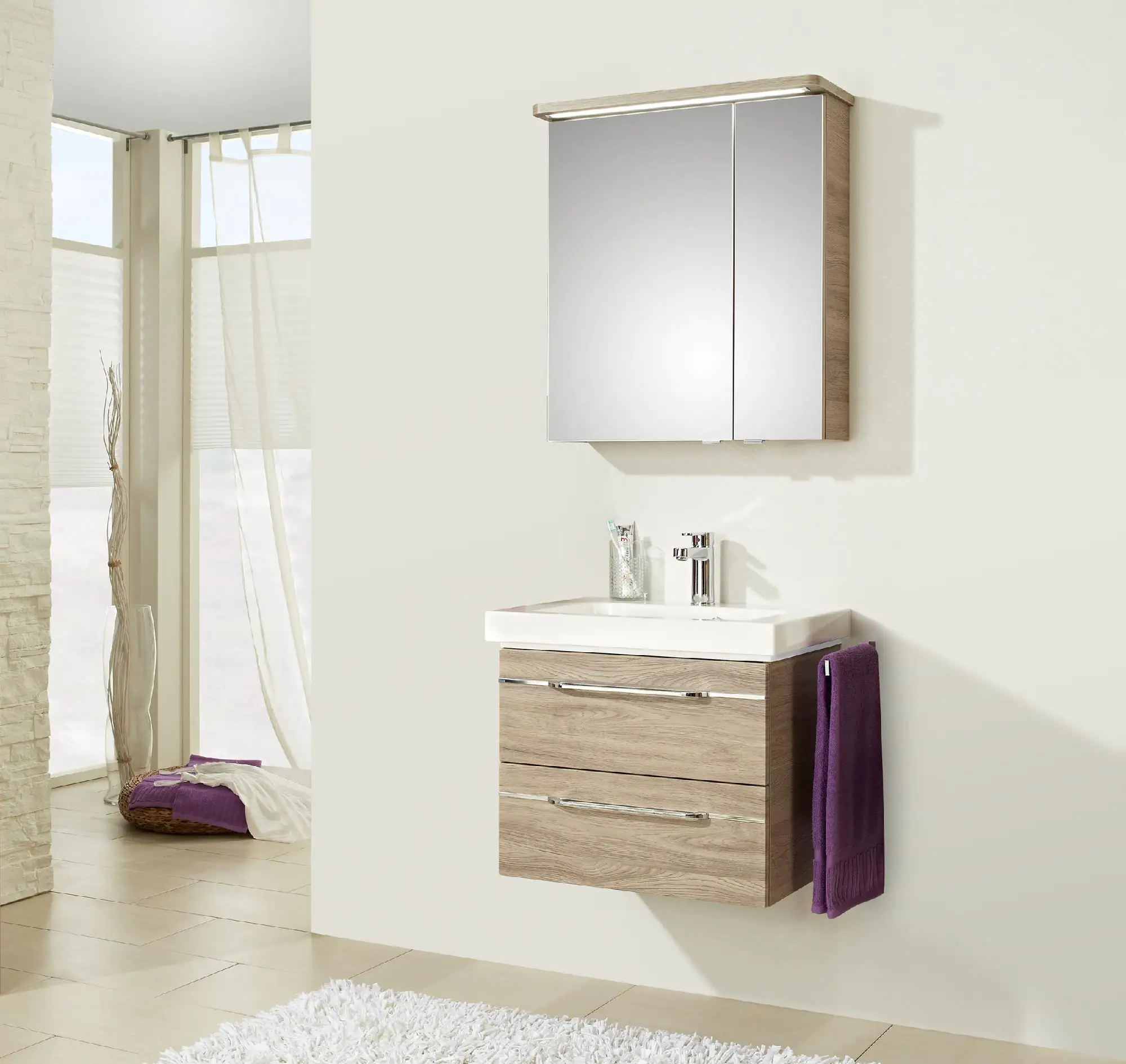 Pelipal Badmöbel-Set Balto Sanremo Eiche mit Mineralmarmor-Waschtisch + Kranz-Leuchte 66 cm