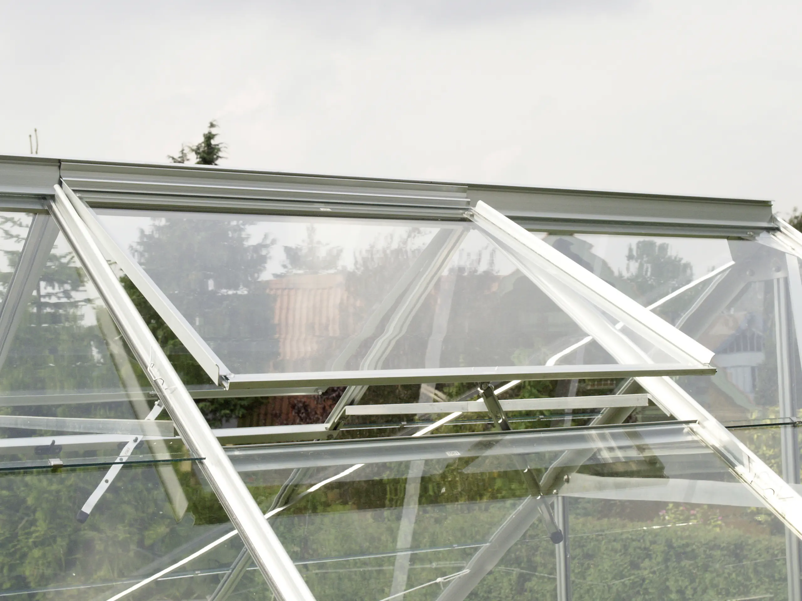 Vitavia Alu-Dachfenster zu Venus Apollo Diana Uranus Cassandra Merkur Mars