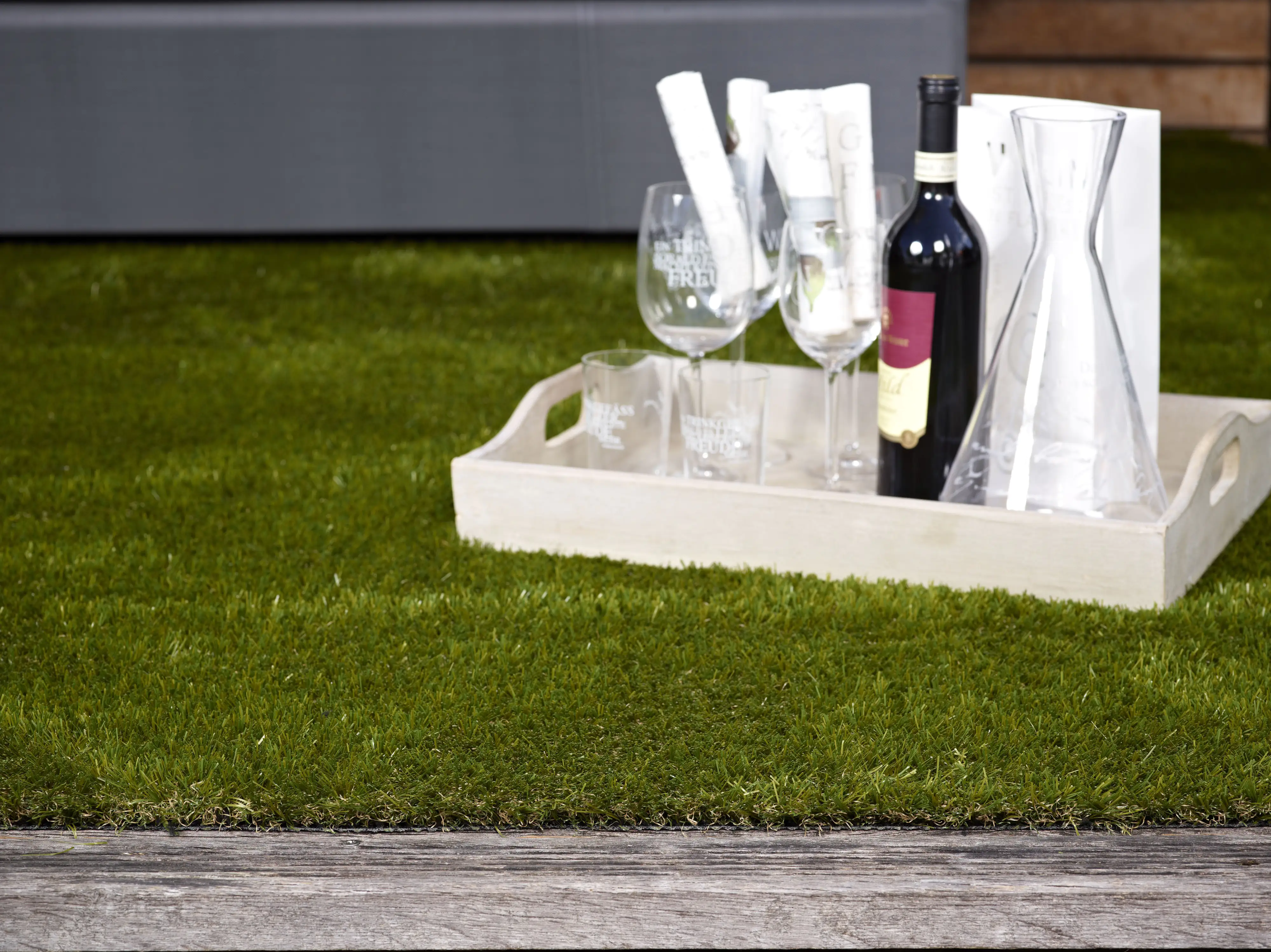 Kunstrasen Perth 1 x 2 m grün mit Drainagelöchern Kunstrasen Perth 1 x 2 m grün mit Drainagelöchern