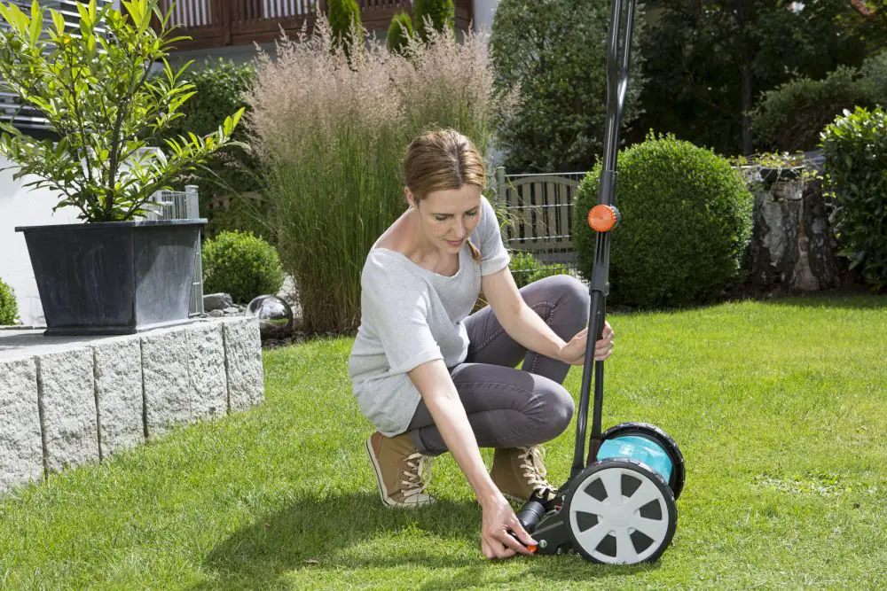 Gardena Spindelmäher Classic 330 33 cm Schnittbreite Gardena Spindelmäher Classic 330 33 cm Schnittbreite