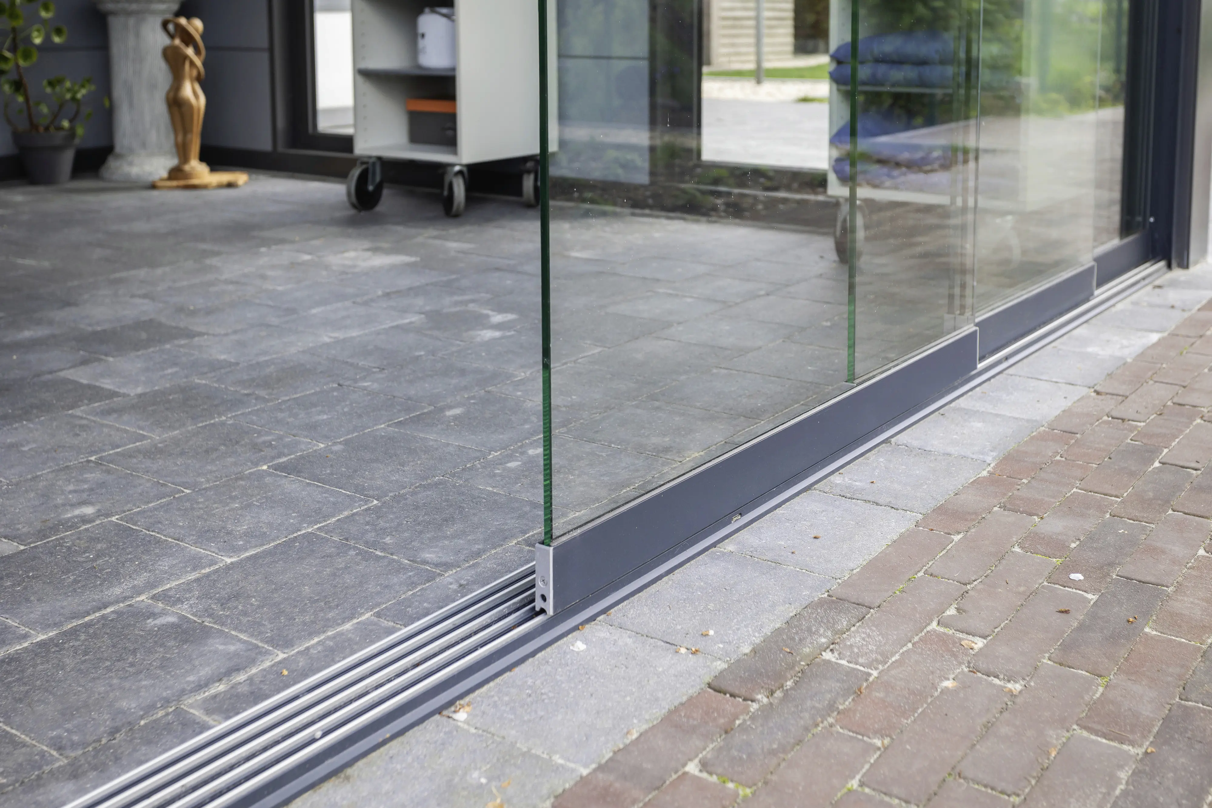 Telluria Glasschiebewand für Lounge XL granitgrau