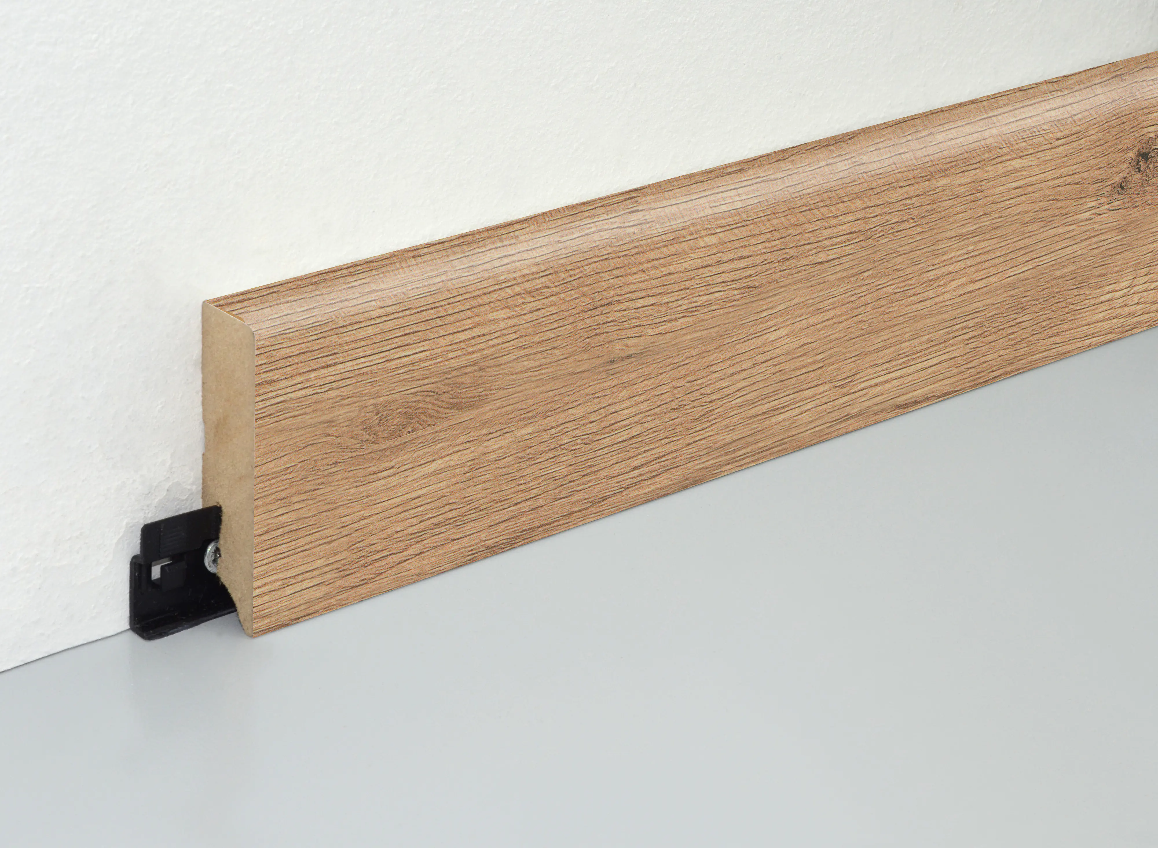 Neuhofer Fußleiste 240 cm x 70 x 19 mm Eiche Dorset