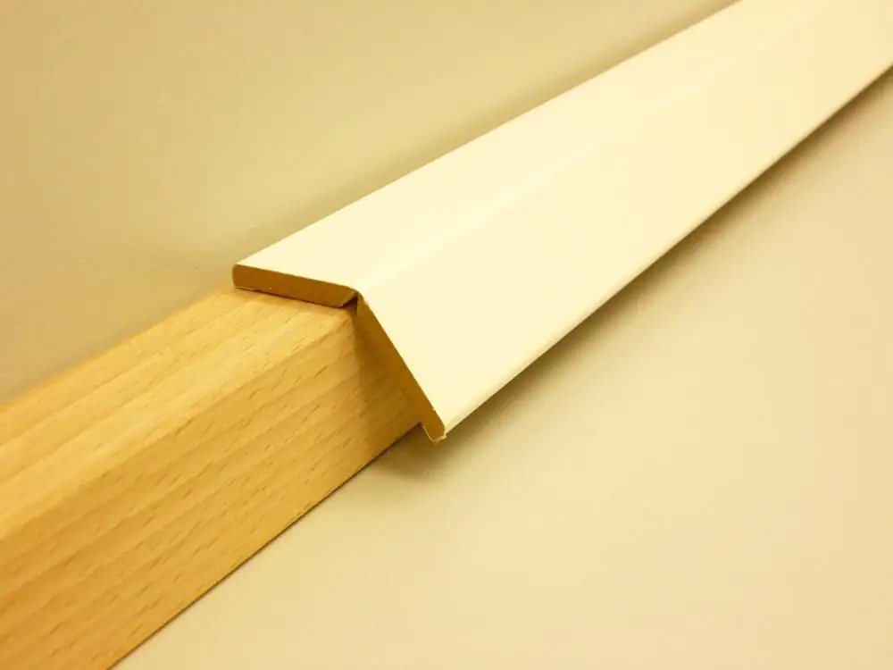 B.S. Bauprogramm Knickwinkelleiste 260 cm 28 x 28 mm Creme supermatt