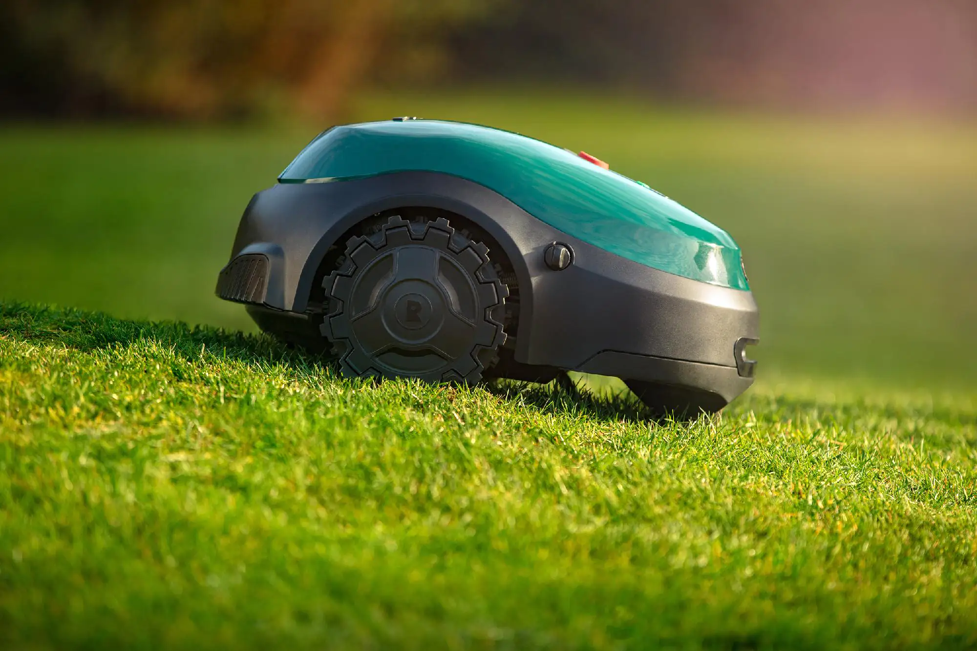 Robomow Mähroboter RT 700 18 cm Schnittbreite Robomow Mähroboter RT 700 18 cm Schnittbreite