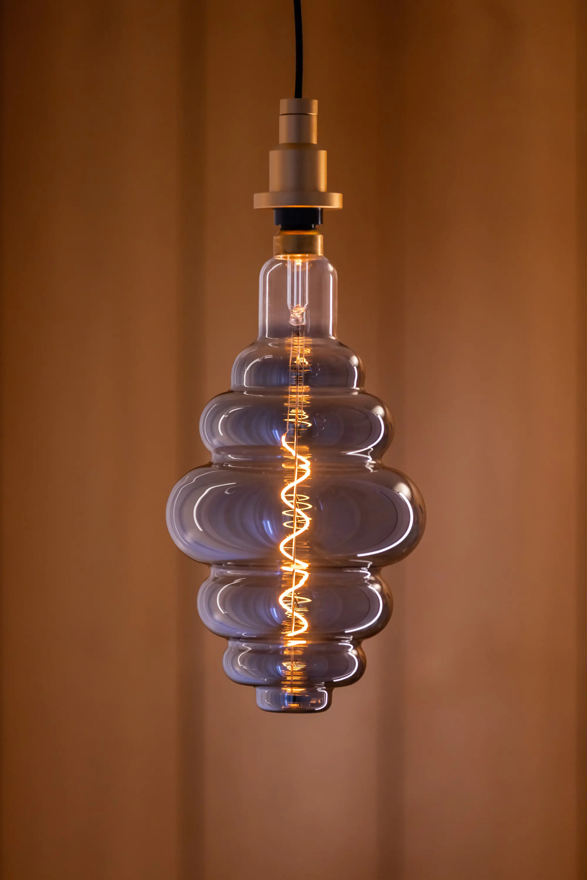 Osram LED Dekoleuchtmittel Nest E27 4,8 W warmweiß rauch