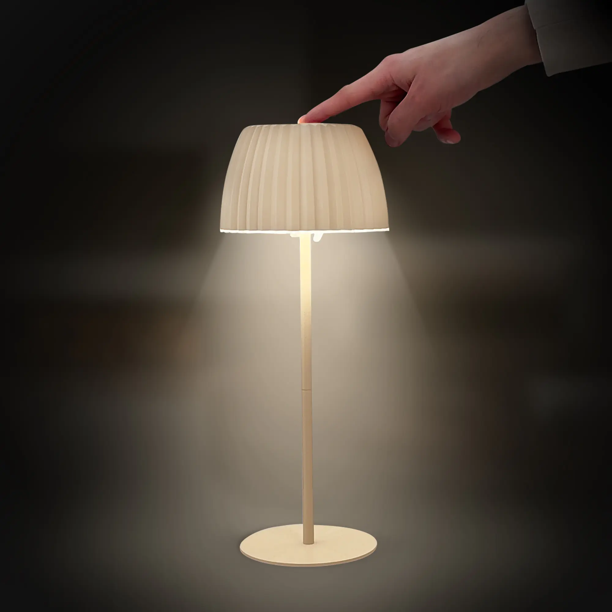 Briloner LED-Tischleuchte Riffle mit Akku beige dimmbar