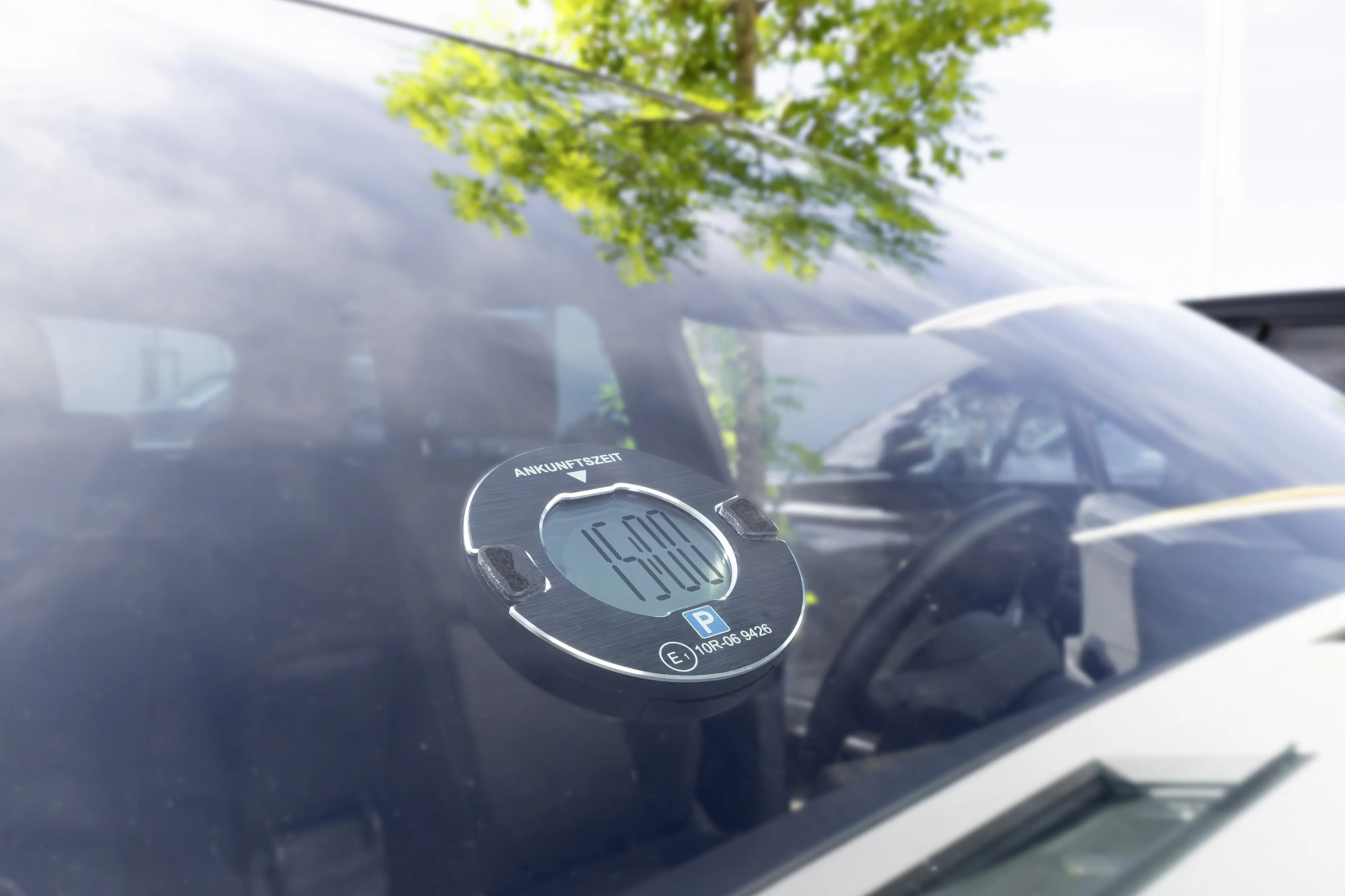 ADAC Ooono elektronische Parkscheibe magnetisch ADAC Ooono elektronische Parkscheibe magnetisch