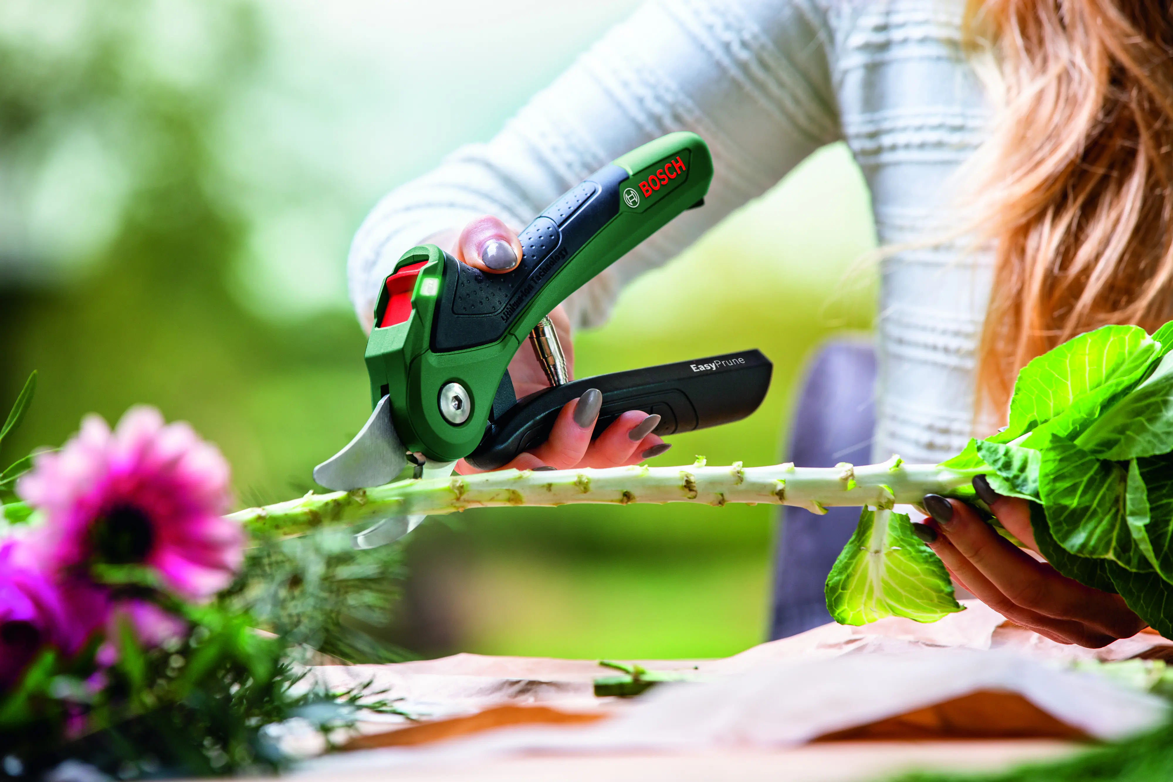Bosch Akku-Gartenschere EasyPrune inkl. Ladekabel