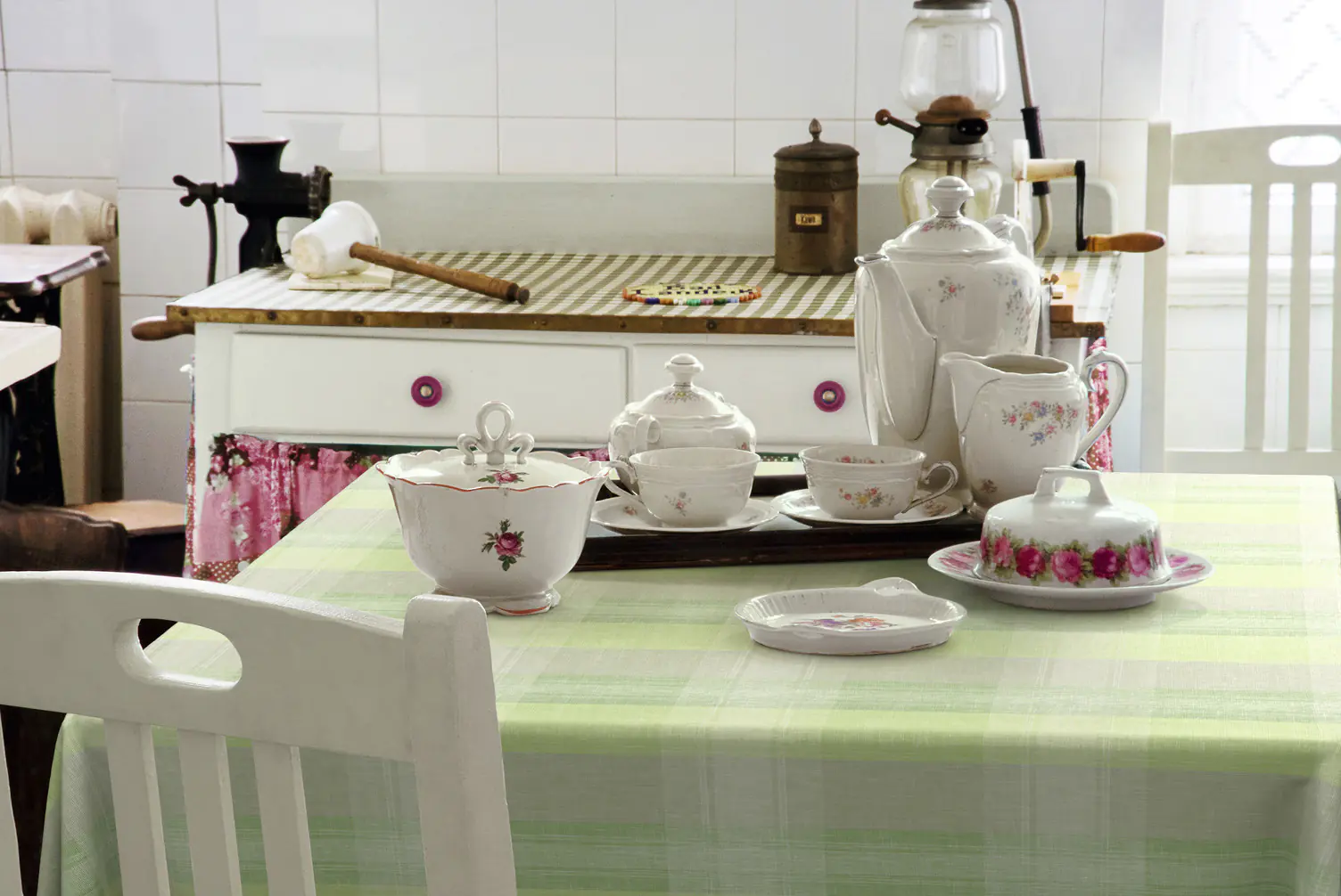 d-c-fix Tischdecke Bergamo Garbo grün 138 cm