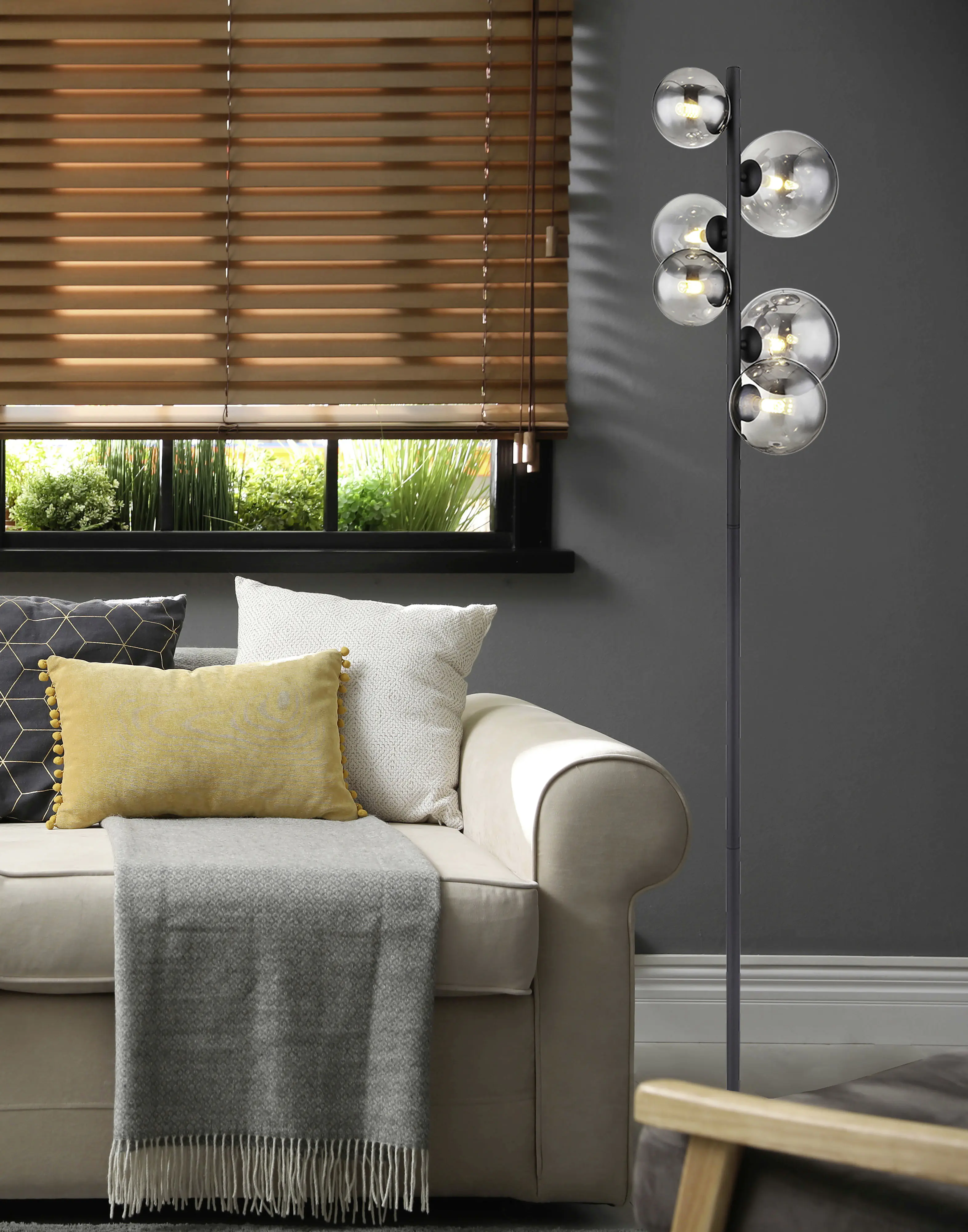 Globo Stehleuchte Riha schwarz 155 x 28,5 cm 6 x G9 LED, 3 W