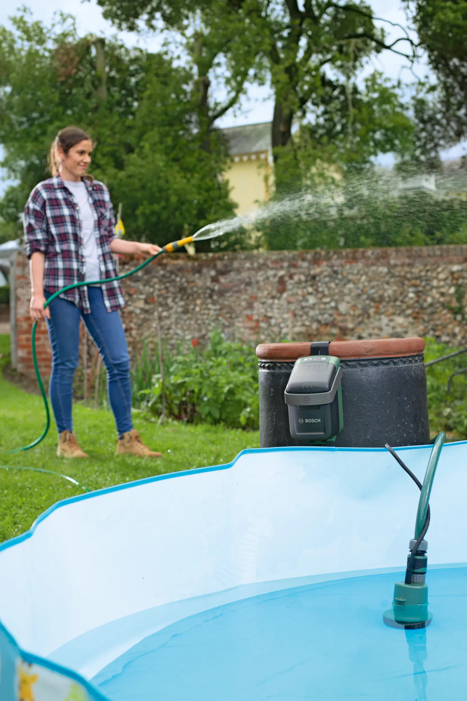 Bosch Akku-Regenfasspumpe GardenPump 18 V inkl. Akku & Ladegerät