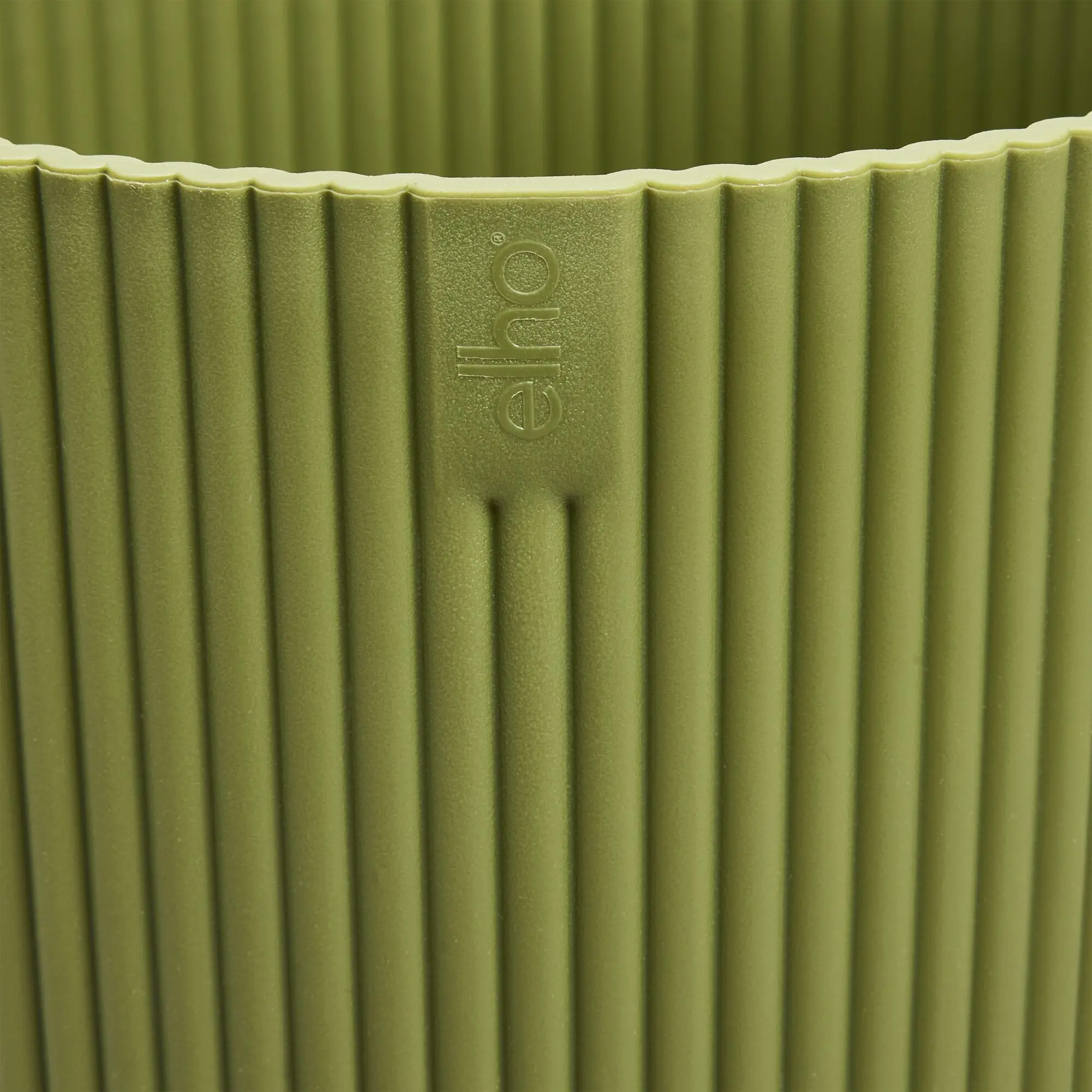 Elho Blumentopf Loft Urban Kunststoff thymiangrün Ø 16 x 15 cm