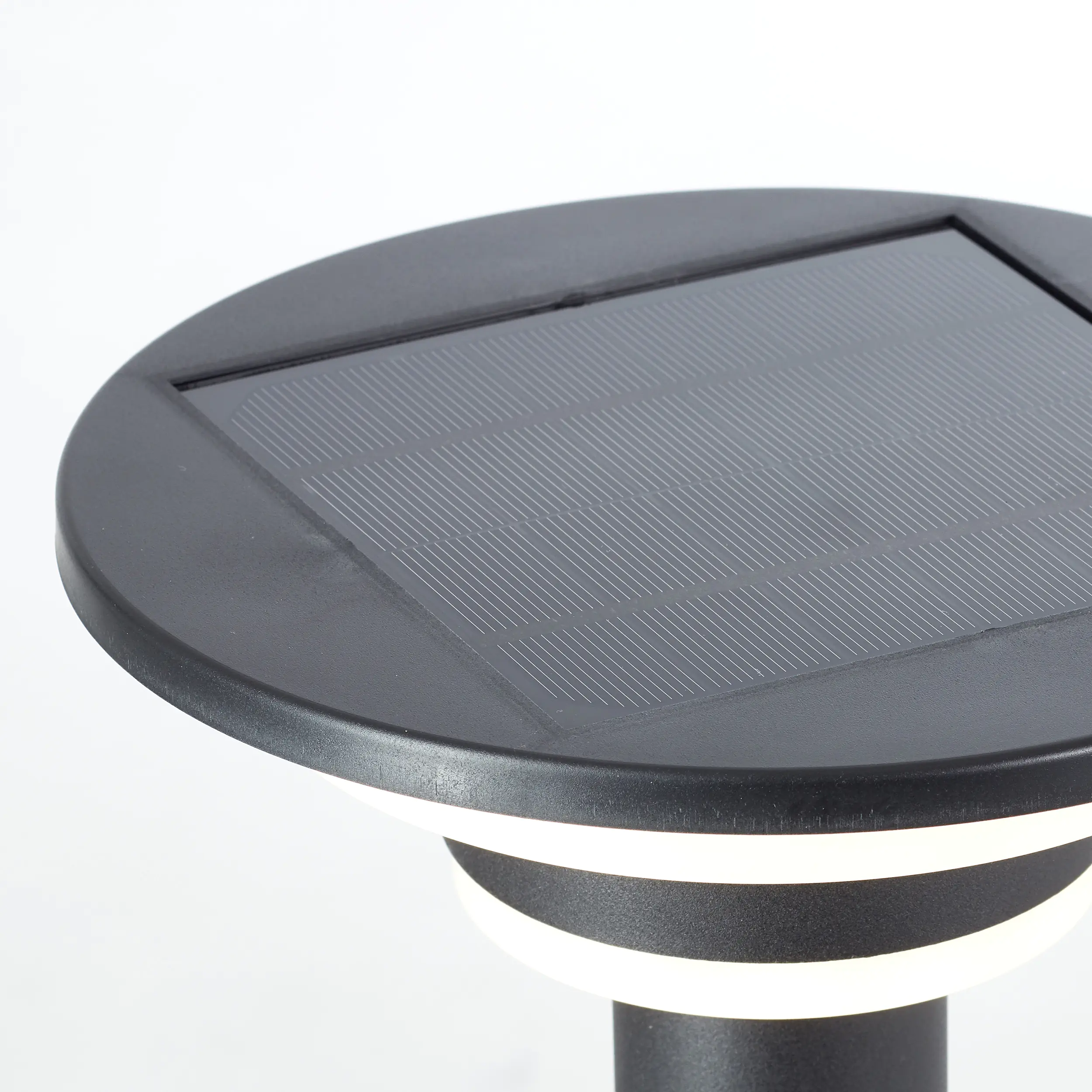 Brilliant Solar-Außenwegeleuchte Garvina 3W warmweiß Bewegungsmelder Brilliant Solar-Außenwegeleuchte Garvina 3W warmweiß Bewegungsmelder