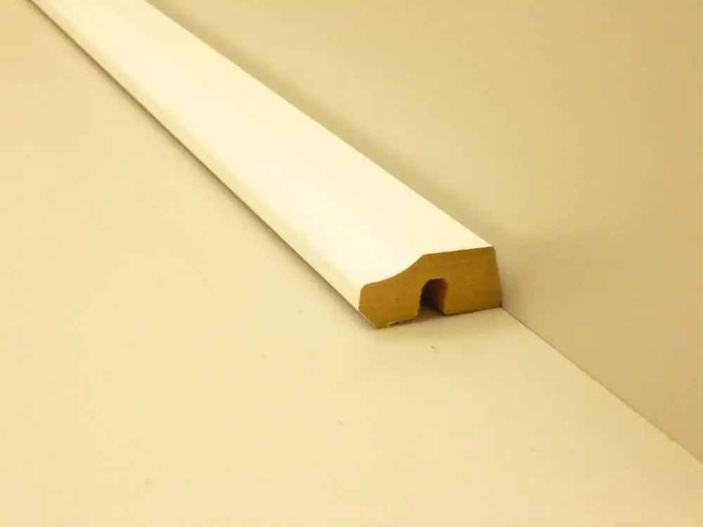 B.S. Bauprogramm Deckenabschlußleiste 260 cm 36 x 17 mm Eiche brilliantweiß