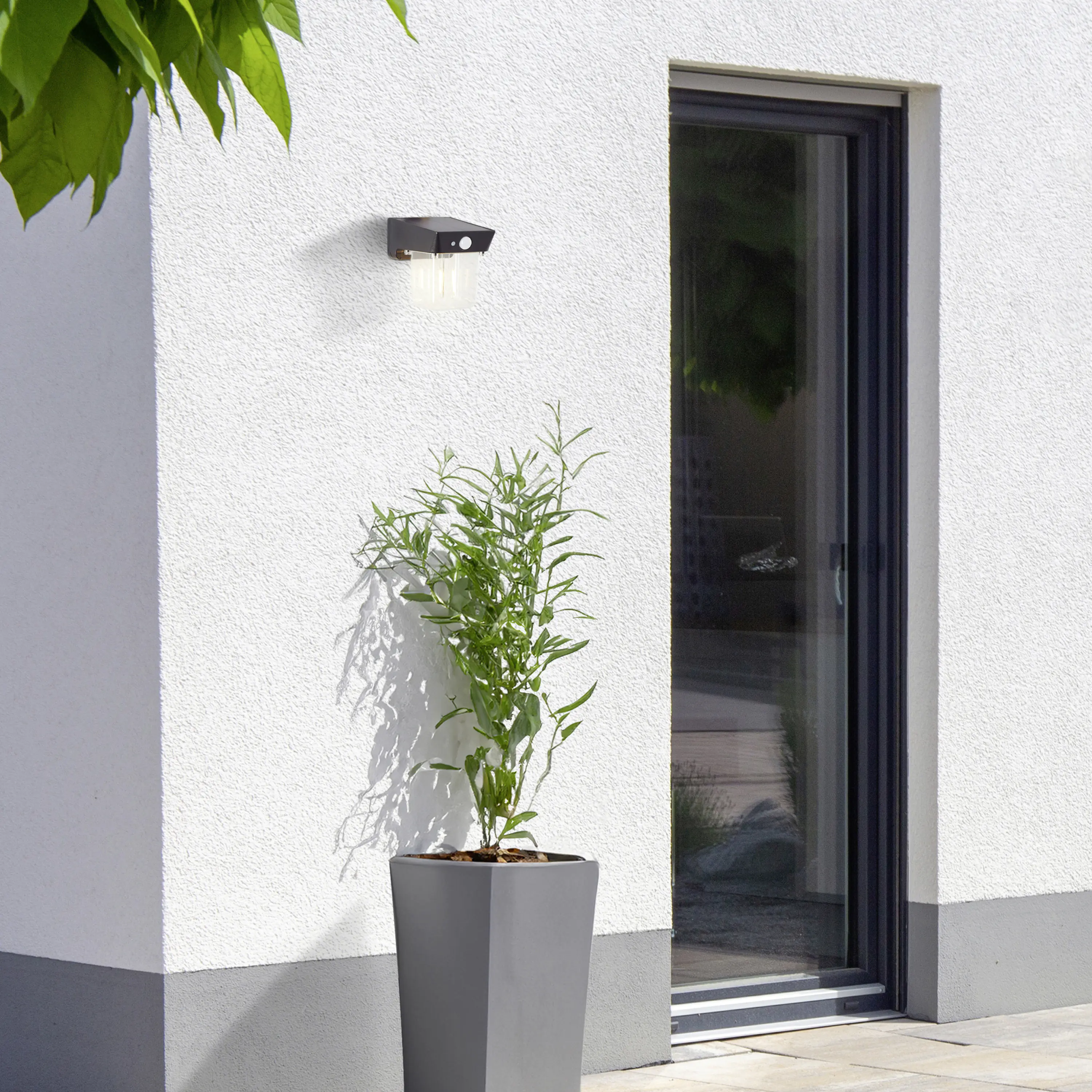 Brilliant Solar-Außenwandleuchte Parson 2W warmweiß Bewegungsmelder