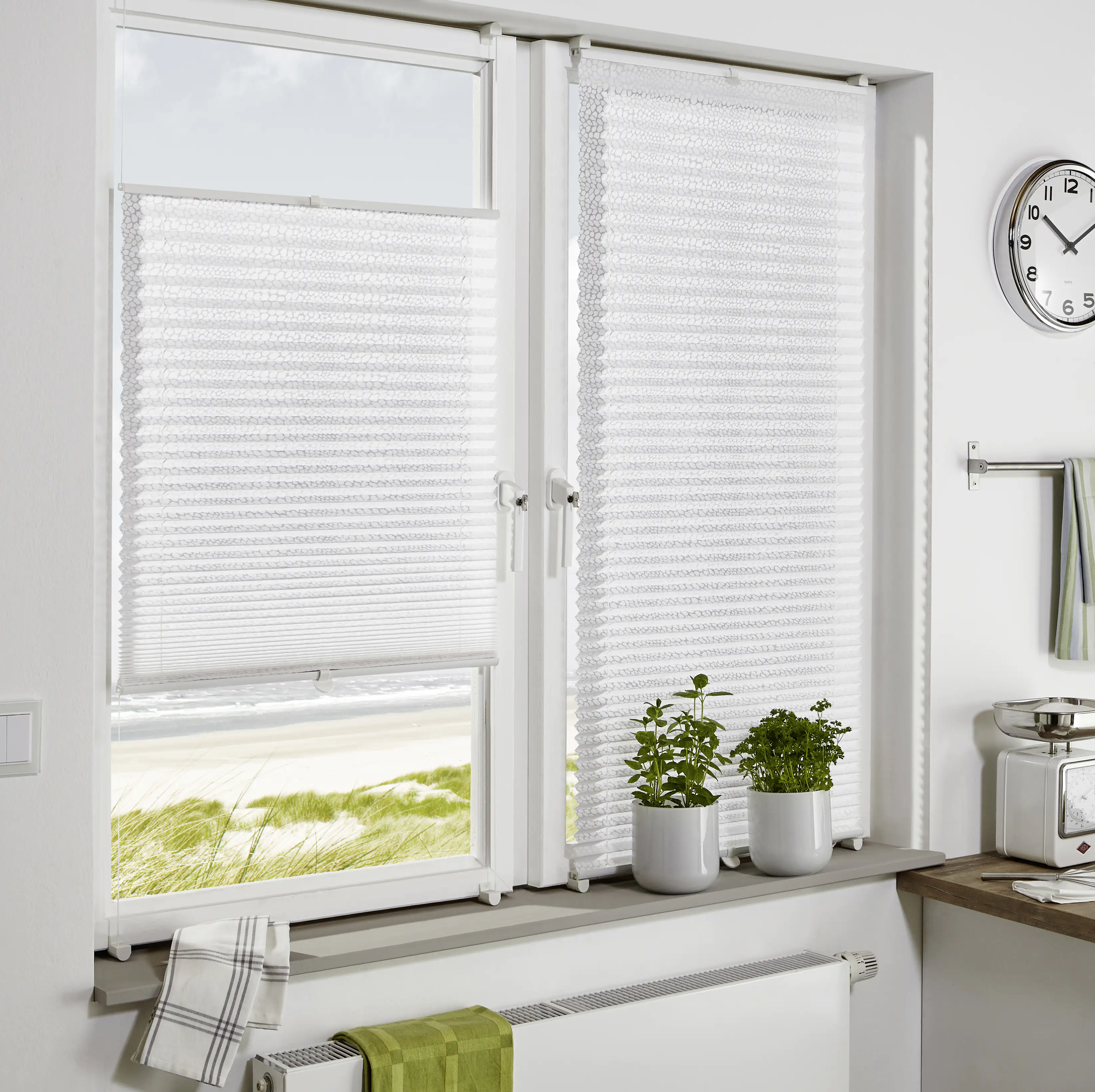 Gardinia EasyFix Plissee Ausbrenner weiß, 90 x 130 cm Gardinia EasyFix Plissee Ausbrenner weiß, 90 x 130 cm