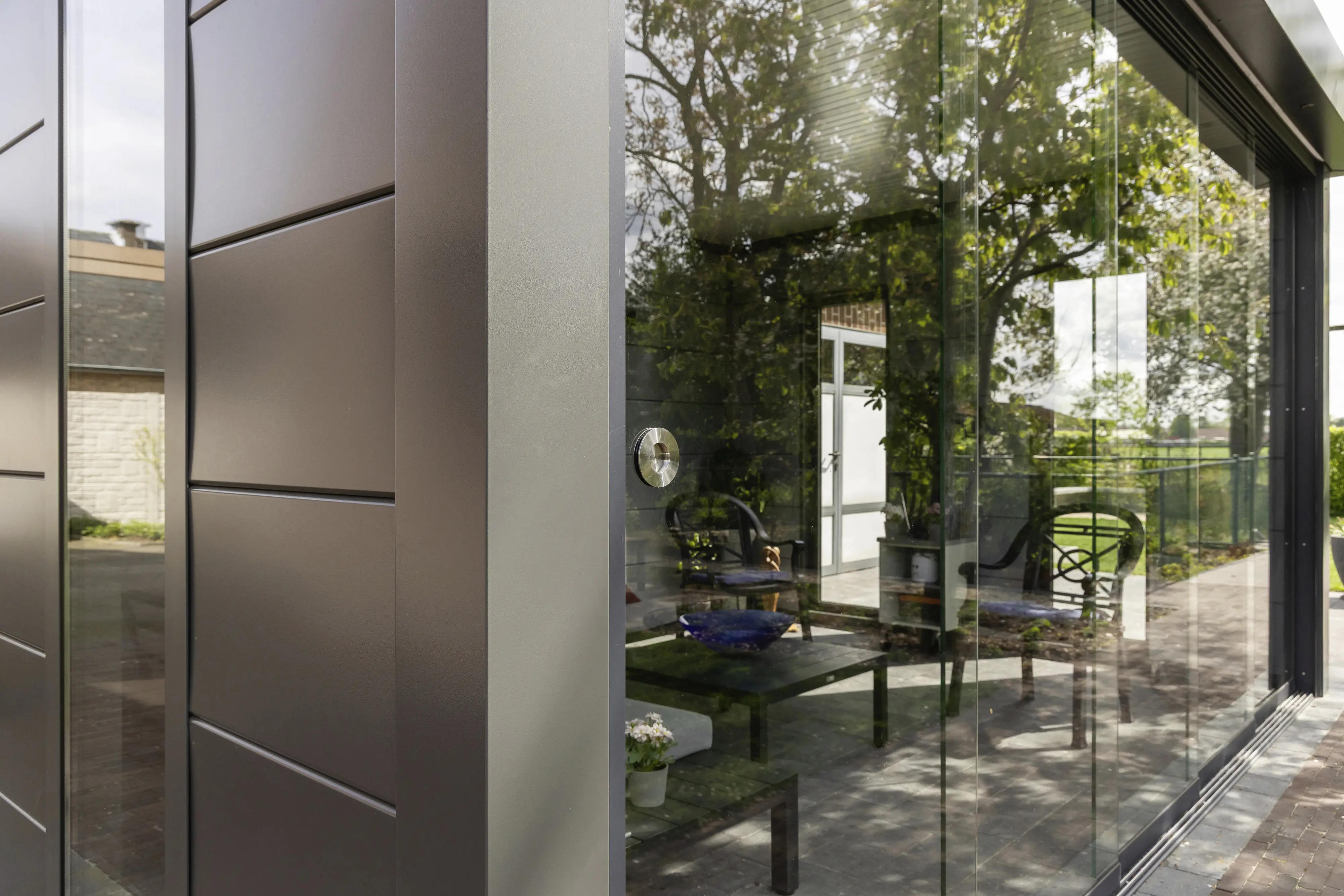 Telluria Glasschiebewand für Lounge Small schwarz