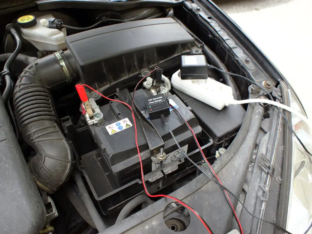 EUFAB Batterie-Erhaltungsgerät 12V 500mA EUFAB Batterie-Erhaltungsgerät 12V 500mA