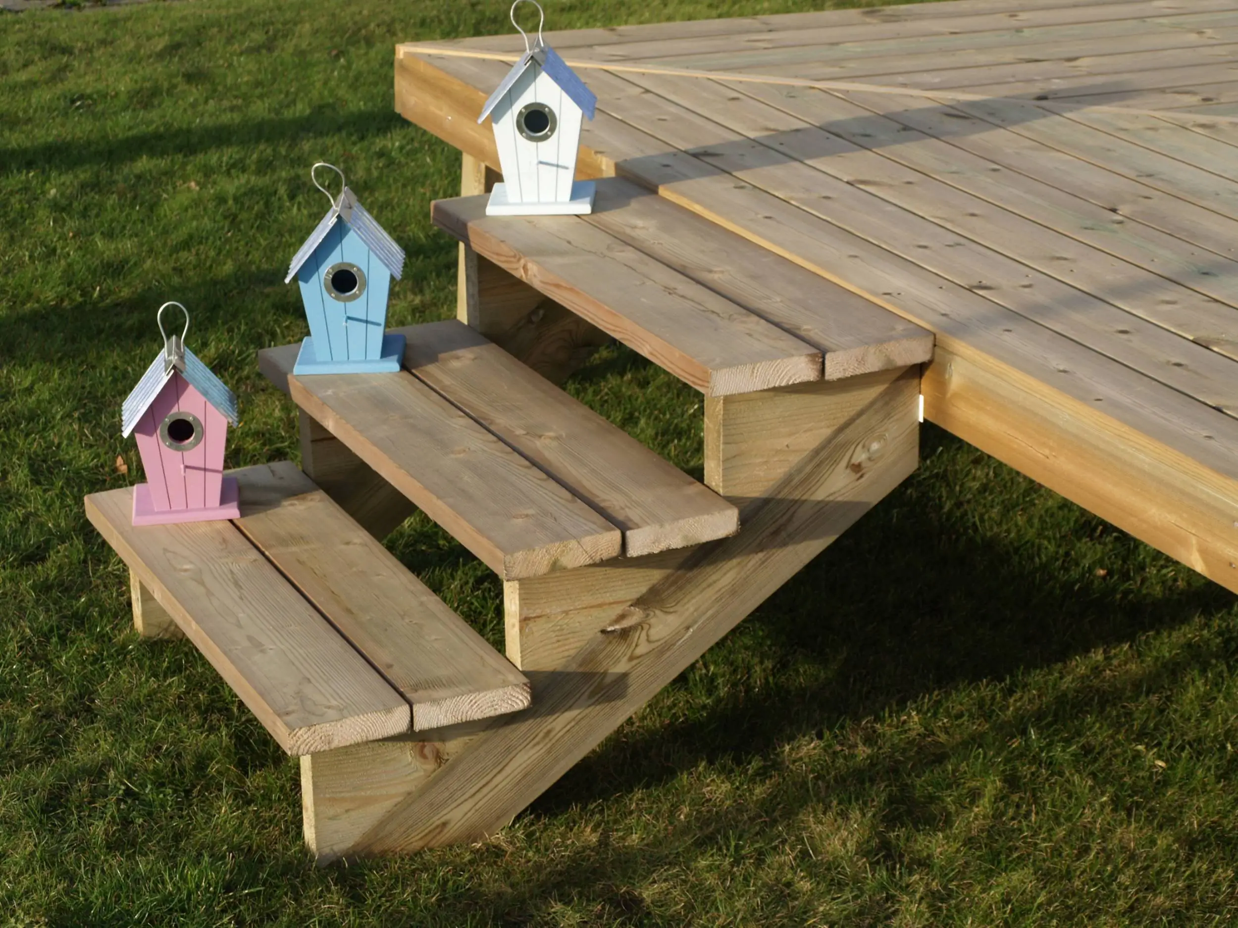 Plus Treppenwange Kiefer 17 cm Stufenhöhe mit Beschlag Plus Treppenwange Kiefer 17 cm Stufenhöhe mit Beschlag