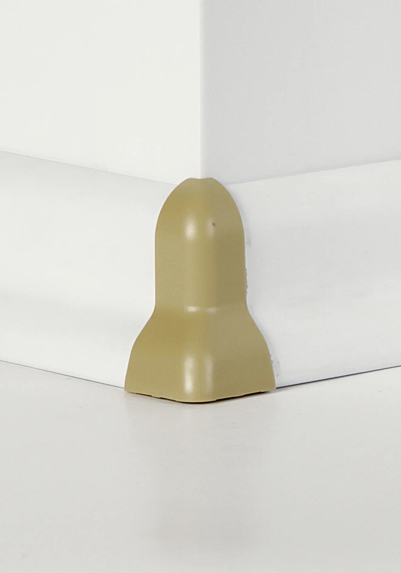 Classen Außenecke für FUXX-Leiste foliert 2 x 4 cm eiche hell/schneekiefer Classen Außenecke für FUXX-Leiste foliert 2 x 4 cm eiche hell/schneekiefer
