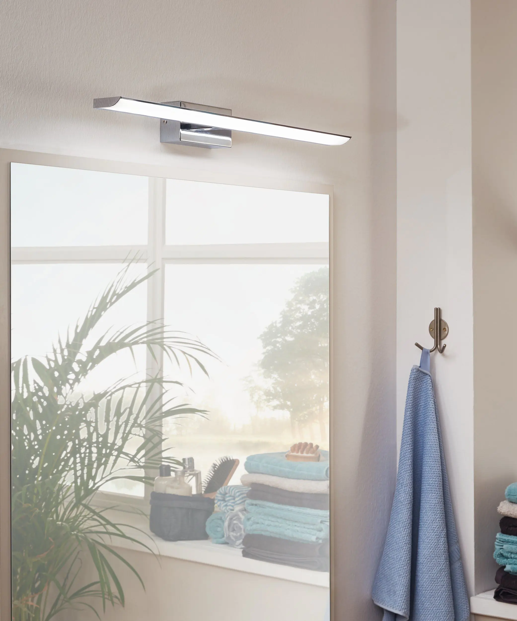 Eglo LED Wandleuchte Tabiano chrom 60,5 x 7 cm neutralweiß