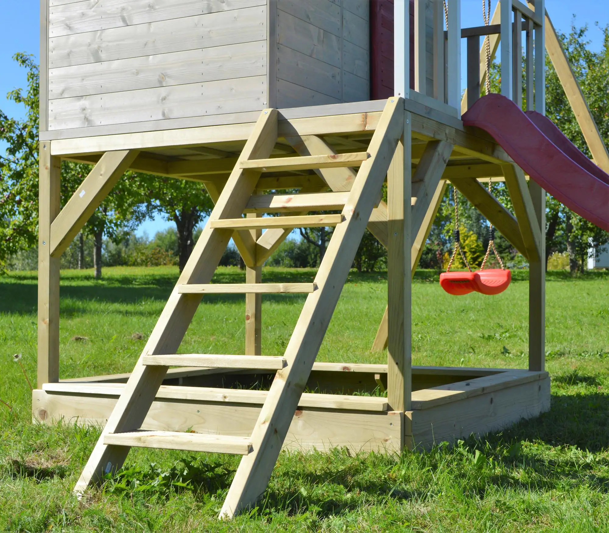 Wendi Toys Kinderspielhaus Alpaka Spielturm inkl. Veranda, Schaukel & Rutsche Wendi Toys Kinderspielhaus Alpaka Spielturm inkl. Veranda, Schaukel & Rutsche