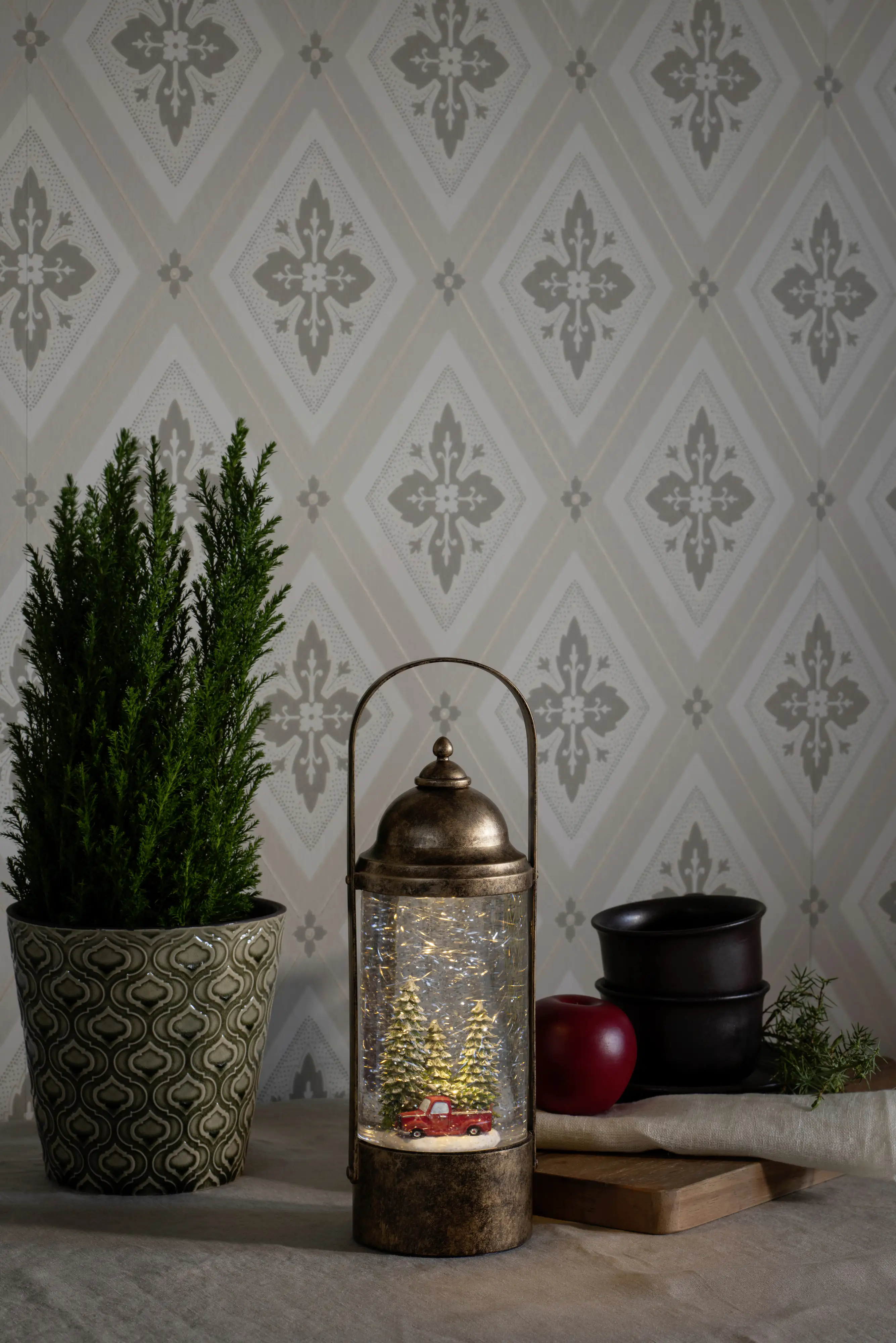 Konstsmide Wasserlaterne Weihnachtsbaum und Auto beleuchtet, 10 x 9 x 29 cm