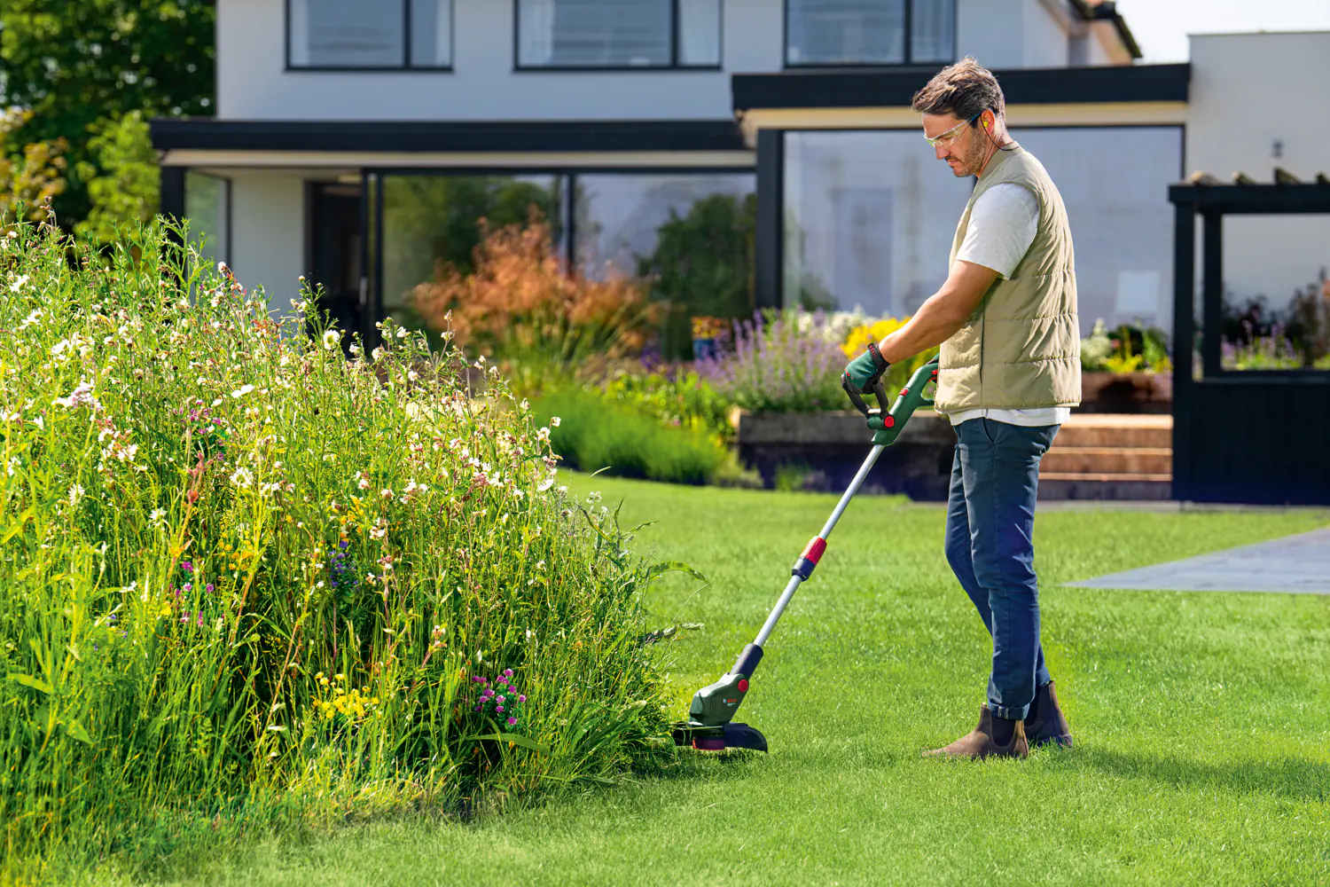 Bosch Akku-Rasentrimmer UniversalGrassCut 18V-23 Solo inkl. 2 Spulen 23 cm Schnittkreis