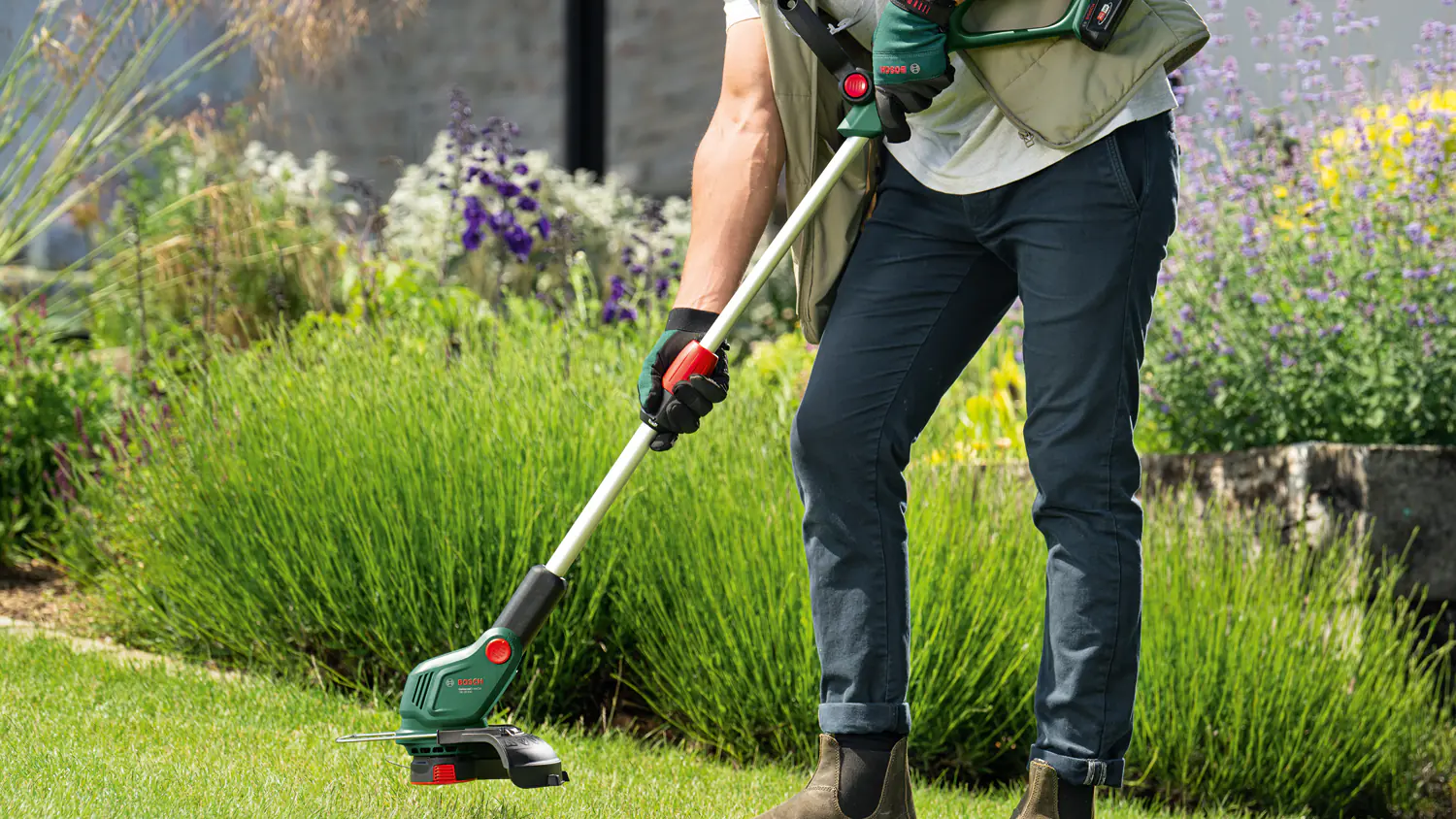 Bosch Akku-Rasentrimmer UniversalGrassCut 18V-23 Solo inkl. 2 Spulen 23 cm Schnittkreis
