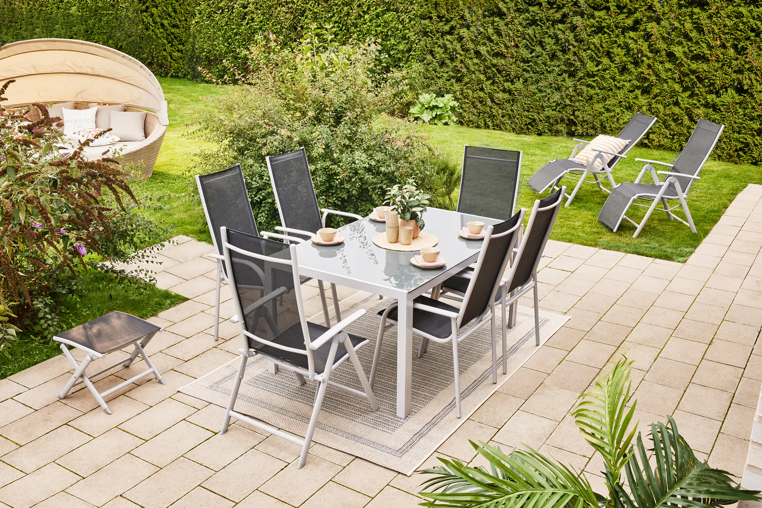 TrendLine Möbelset New York 1 Tisch + 4 Stühle