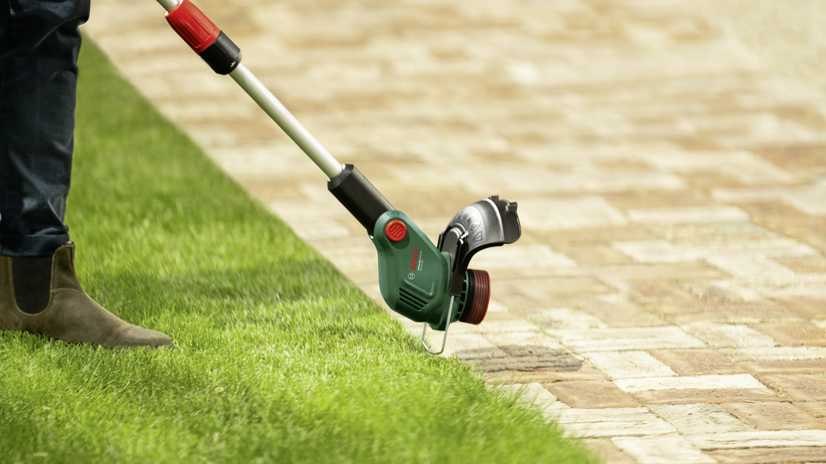 Bosch Akku-Rasentrimmer UniversalGrassCut 18V-26 Solo 26 cm Schnittkreis