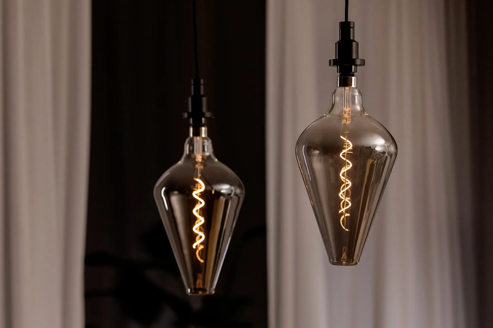 Osram LED Dekoleuchtmittel Kegel E27 4 W warmweiß rauch