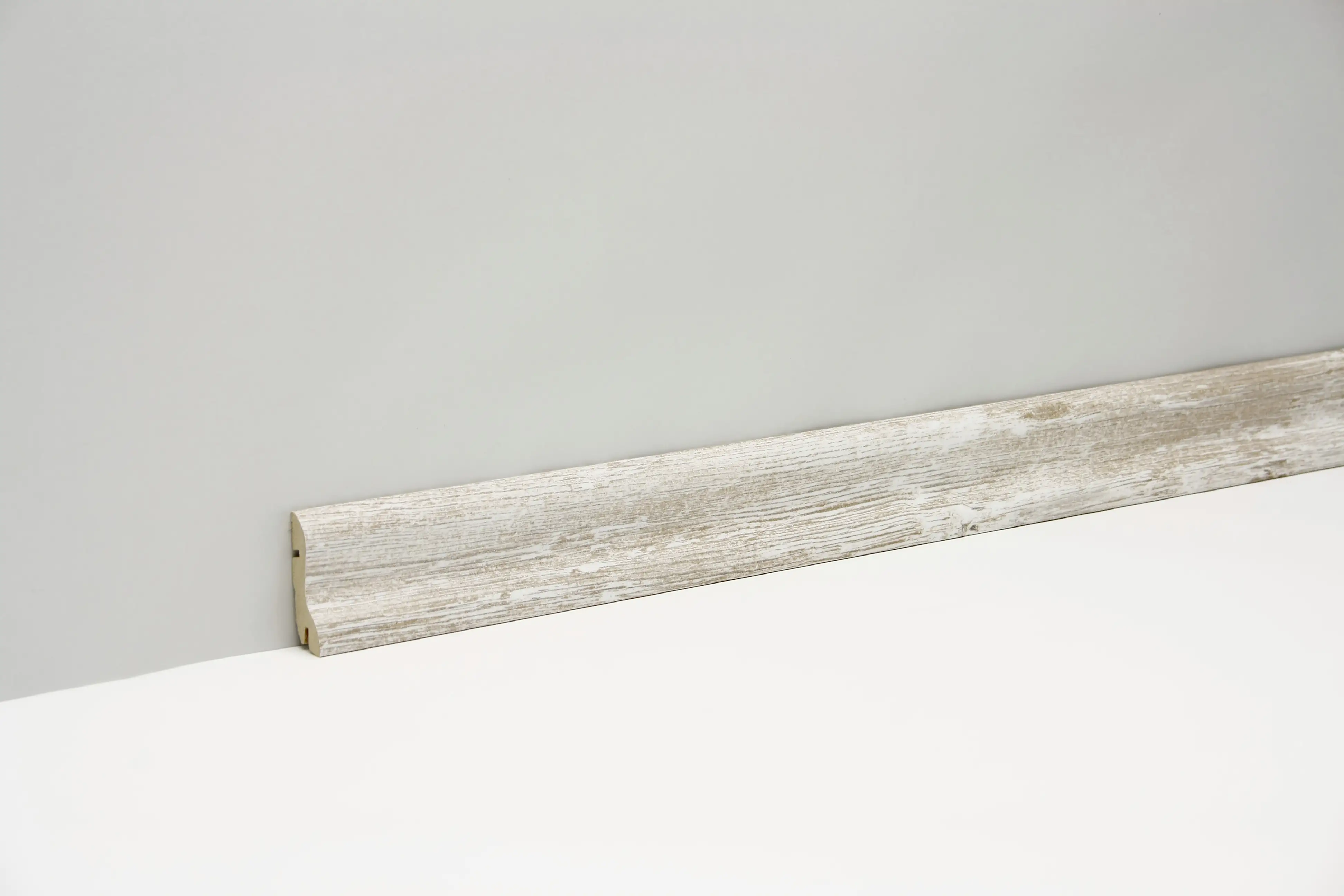 Classen Clip-Fußleiste 240 cm 40 x 20 mm Lärche Antik