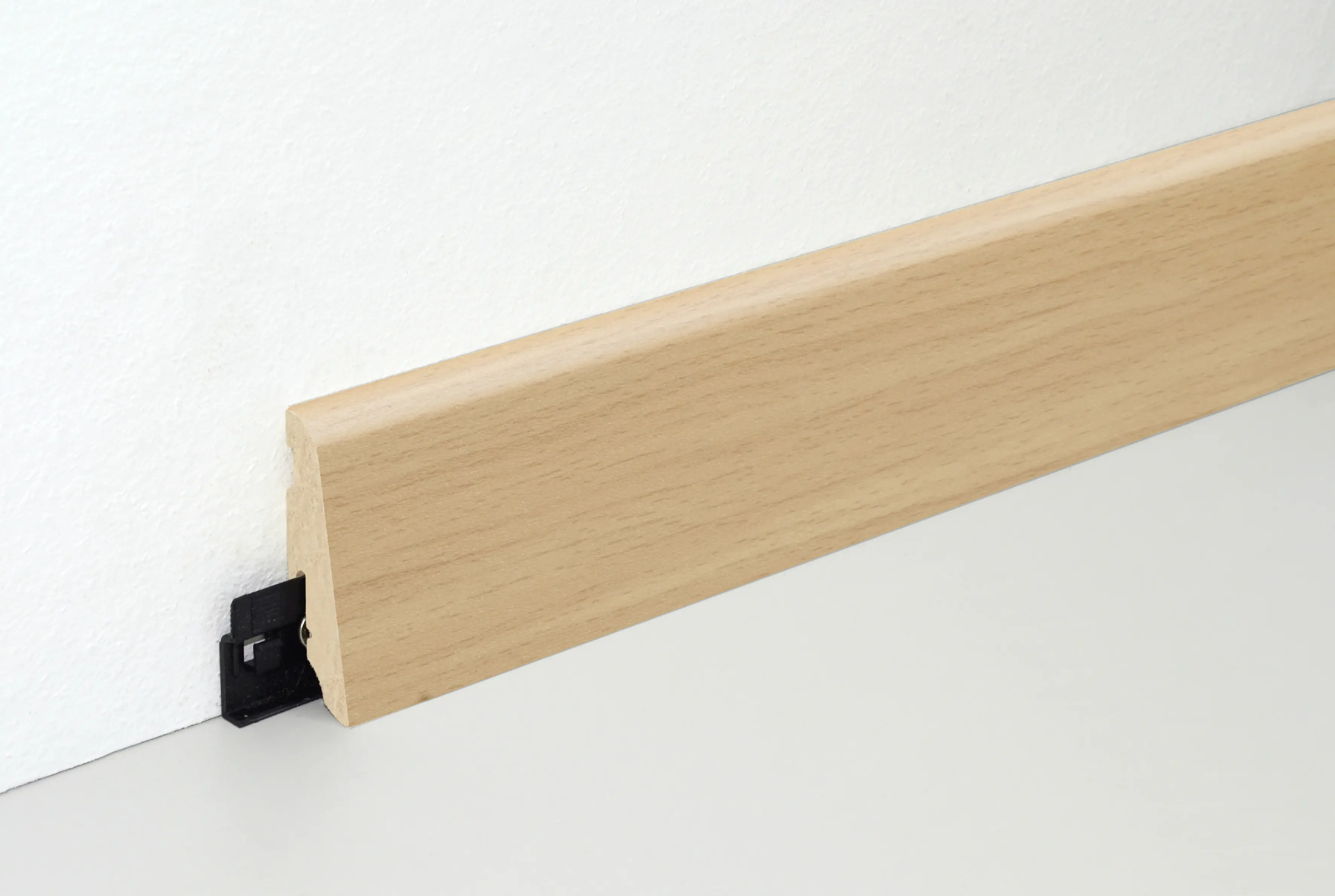 Neuhofer Fußleiste 240 cm 58 x 19 mm Buche Royal SB