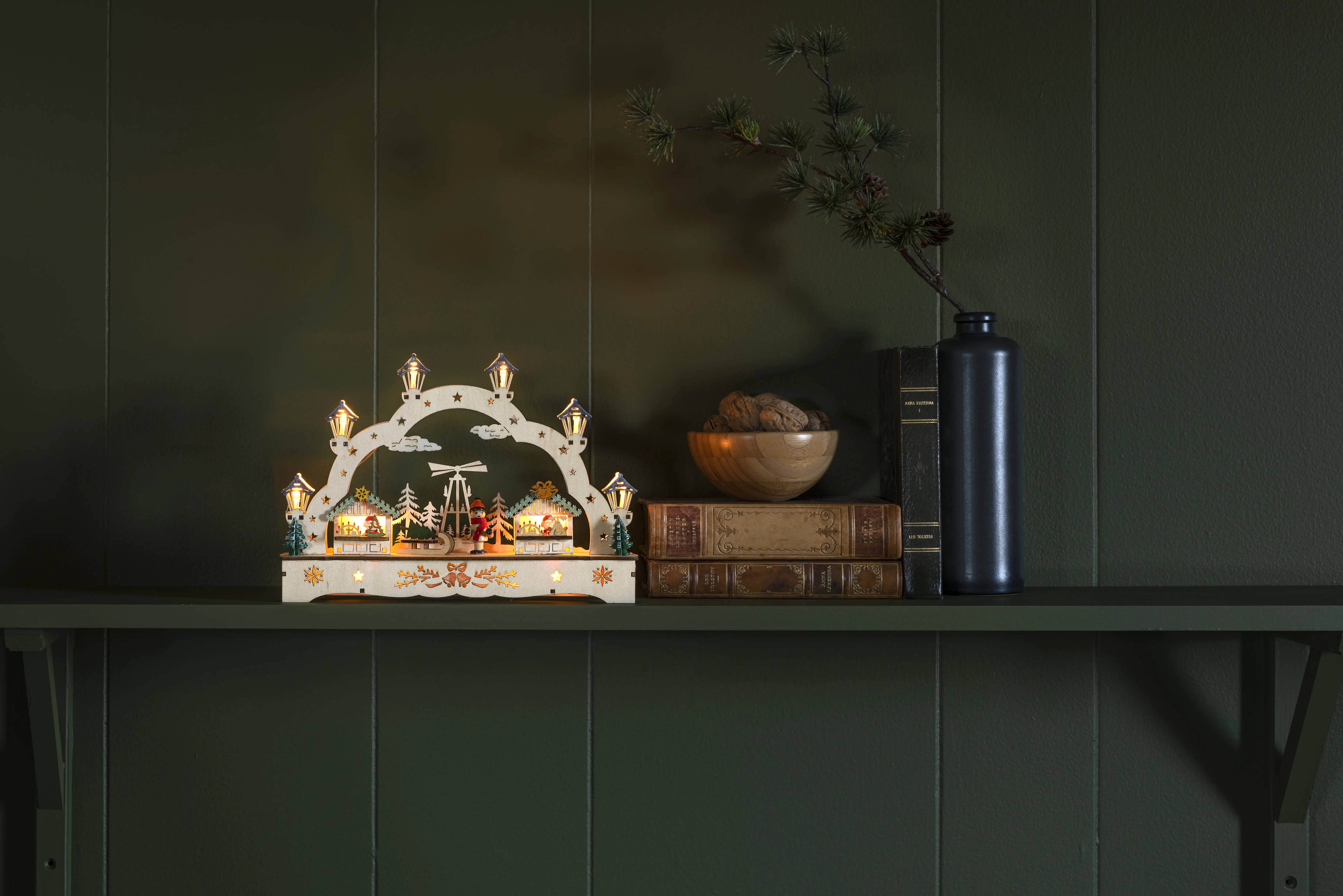 Konstsmide LED Holzsilhouette 2 Häuser mit Junge 27,5x 4,5 x 19,5 cm