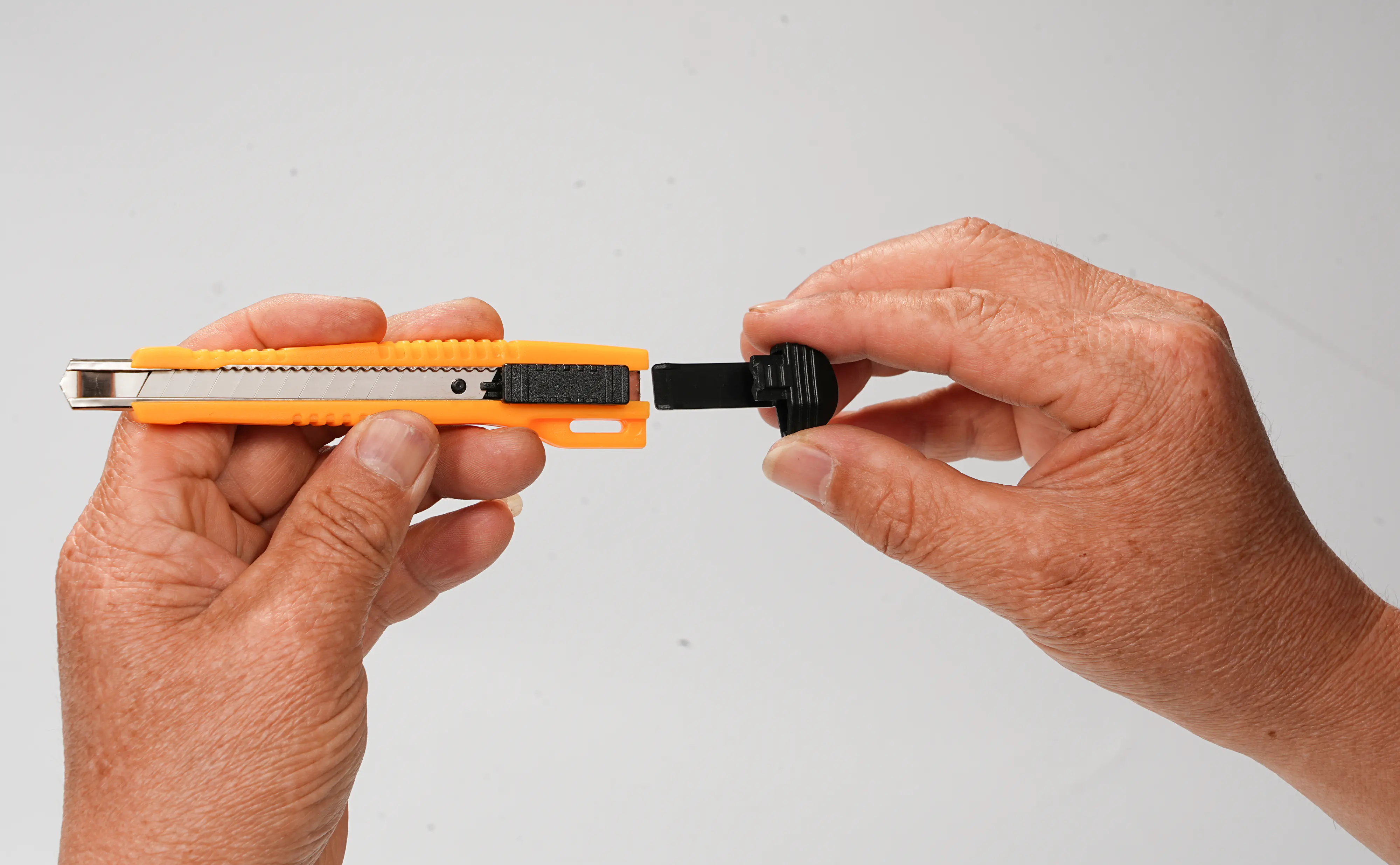 Primaster Cuttermesser 9 mm mit Auto-Lock