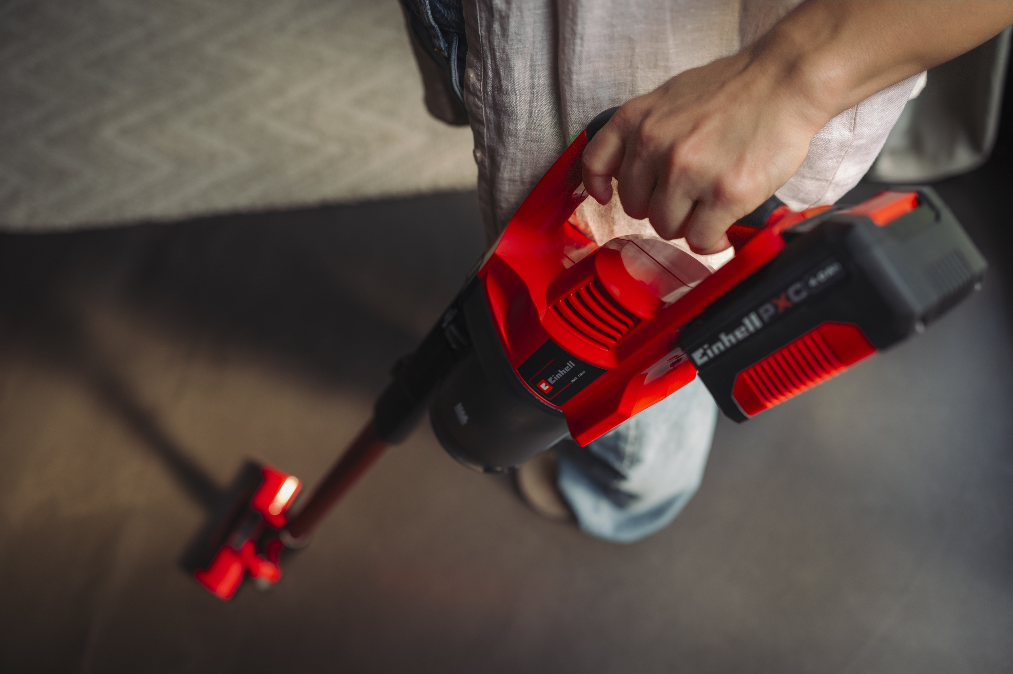 Einhell Akku-Stielstaubsauger TE-SV 18 Li inkl. 4Ah Starterset