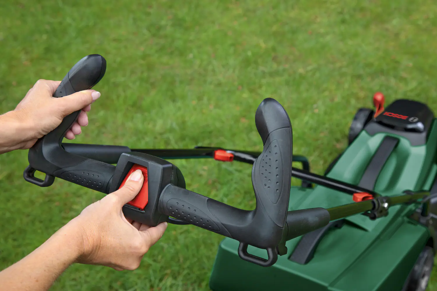 Bosch Akku-Rasenmäher CityMower 18 V 32 cm Schnittbreite inkl. Akku + Ladegerät & Ersatzmesser 32 cm