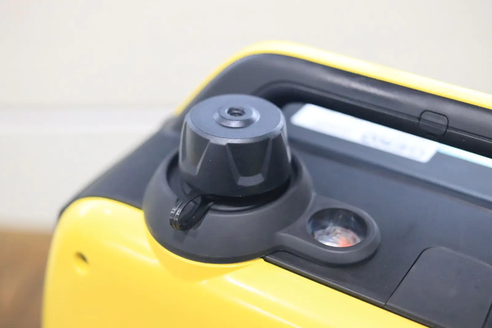 GEKO Inverter-Stromerzeuger 2015 1800 W Benzin Yamahamotor GEKO Inverter-Stromerzeuger 2015 1800 W Benzin Yamahamotor