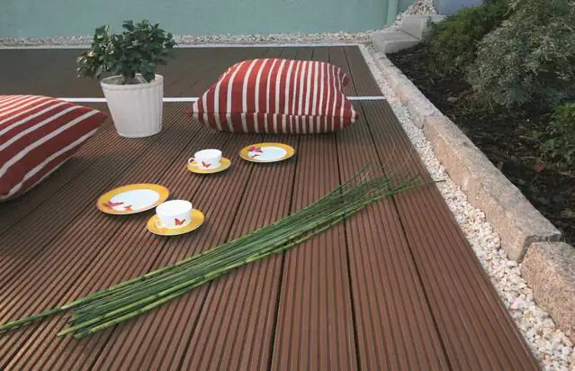 Kovalex Terrassendiele WPC 14,5 x 2,6 cm braun mattiert Meterware Kovalex Terrassendiele WPC 14,5 x 2,6 cm braun mattiert Meterware