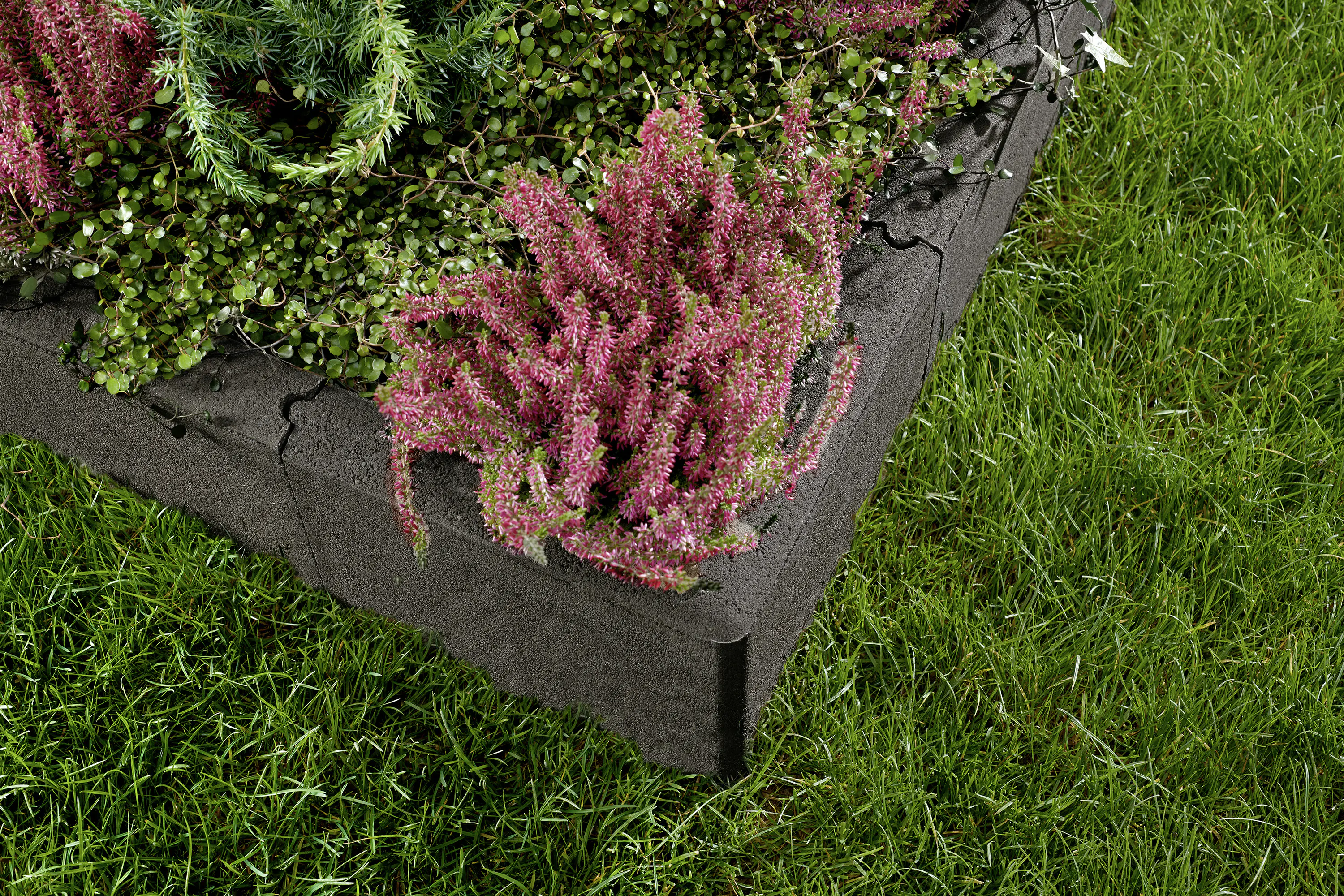 Kann Randstein Ecke mit Nut- und Feder 25 x 25 x 5 cm anthrazit Kann Randstein Ecke mit Nut- und Feder 25 x 25 x 5 cm anthrazit