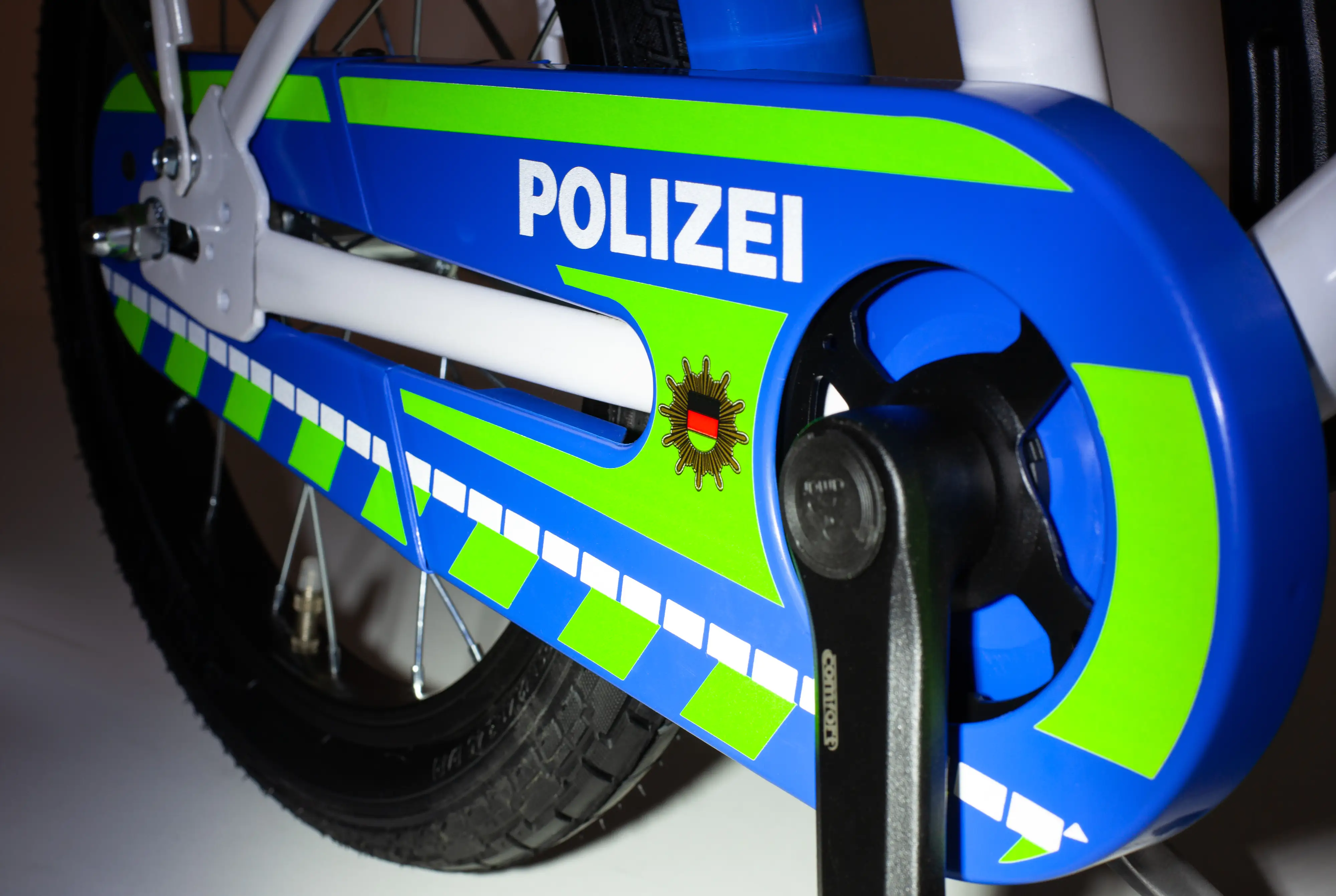 Bachtenkirch Kinderfahrrad Polizei 18 Zoll kristall-weiß/blau/neon Bachtenkirch Kinderfahrrad Polizei 18 Zoll kristall-weiß/blau/neon