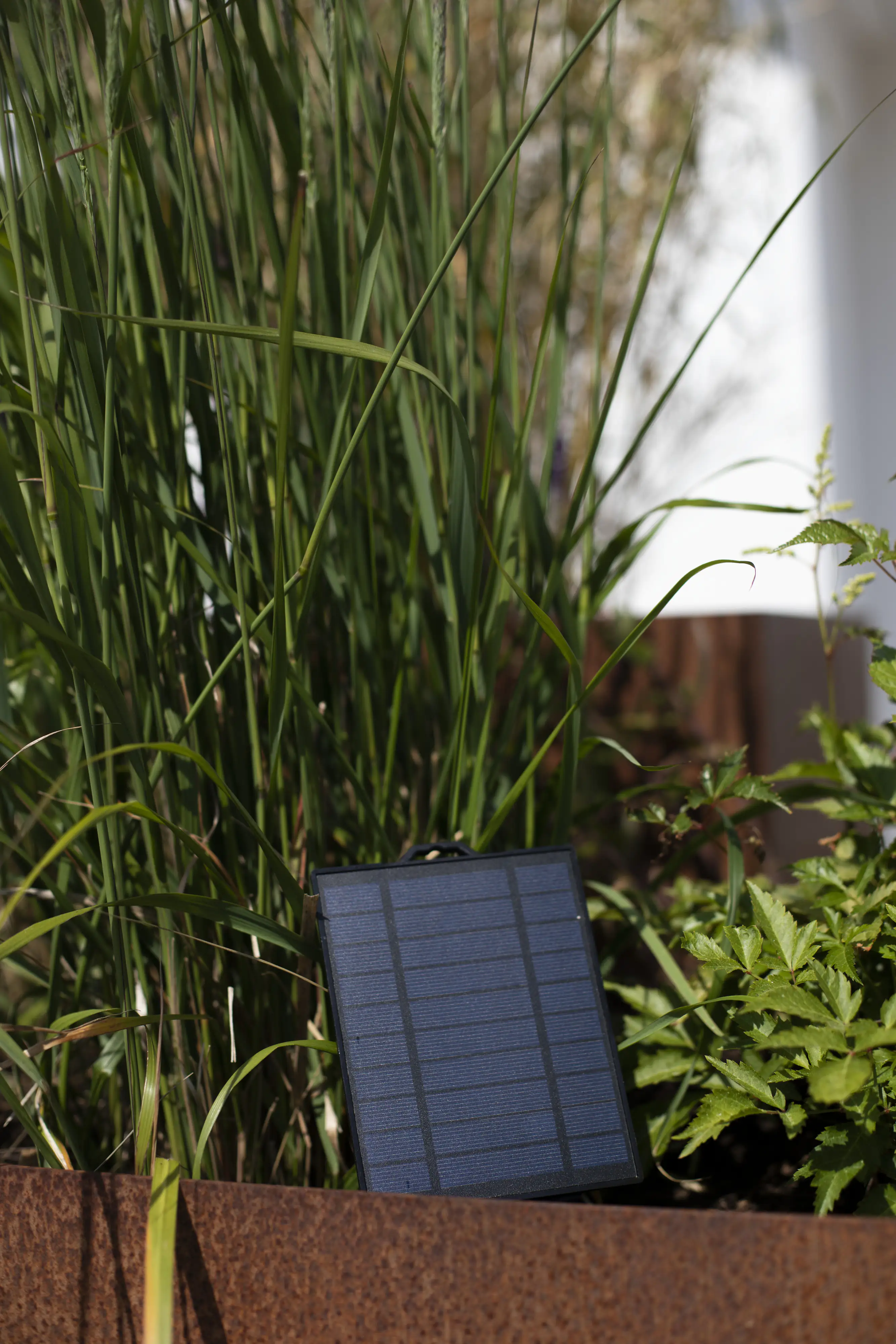 Konstsmide Solar-Batteriebox inkl. Fernbedienung und USB Kabel Konstsmide Solar-Batteriebox inkl. Fernbedienung und USB Kabel