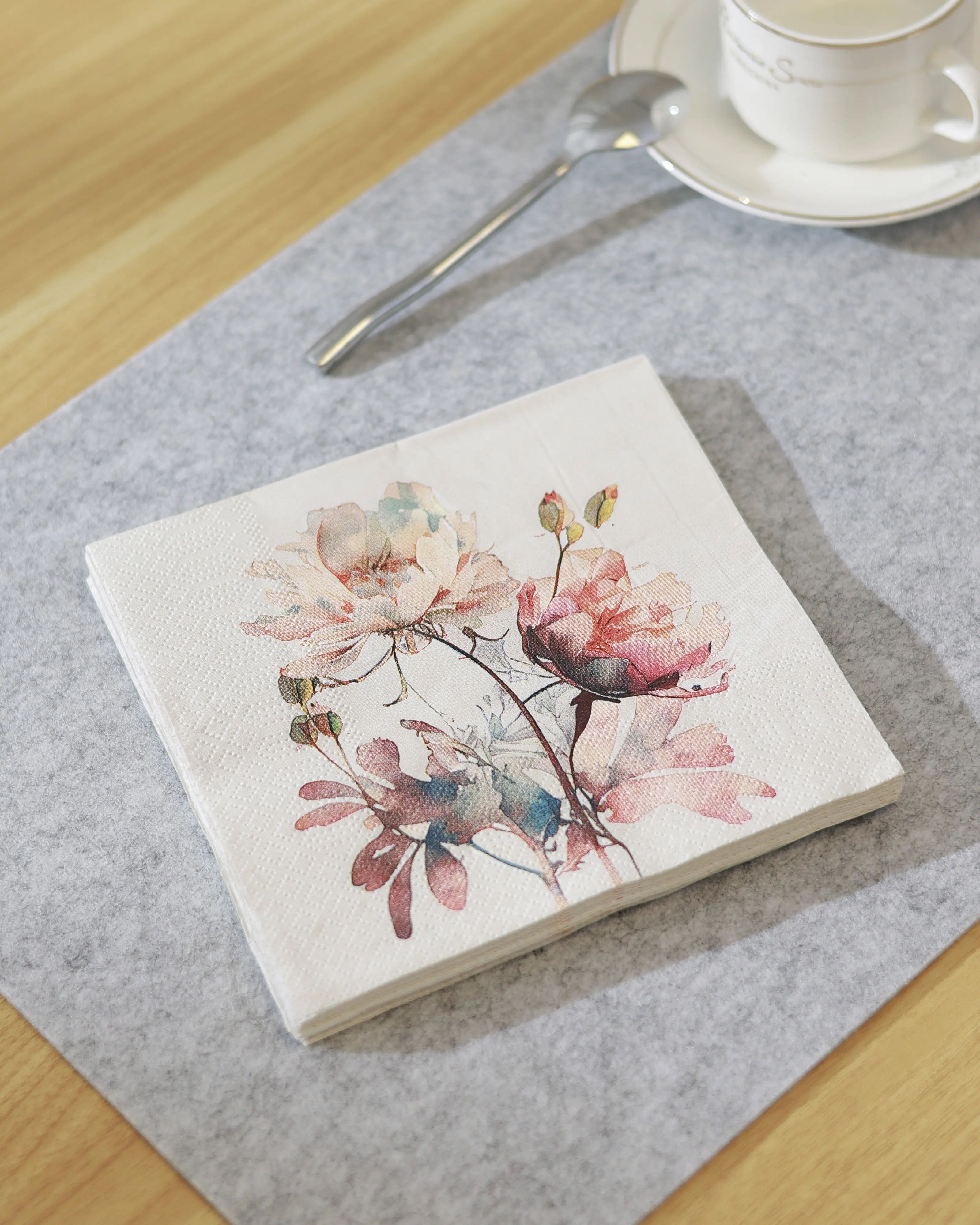 Eglo Servietten Motiv Blumen Mahuli bunt 17 x 17 cm - 20er Pack